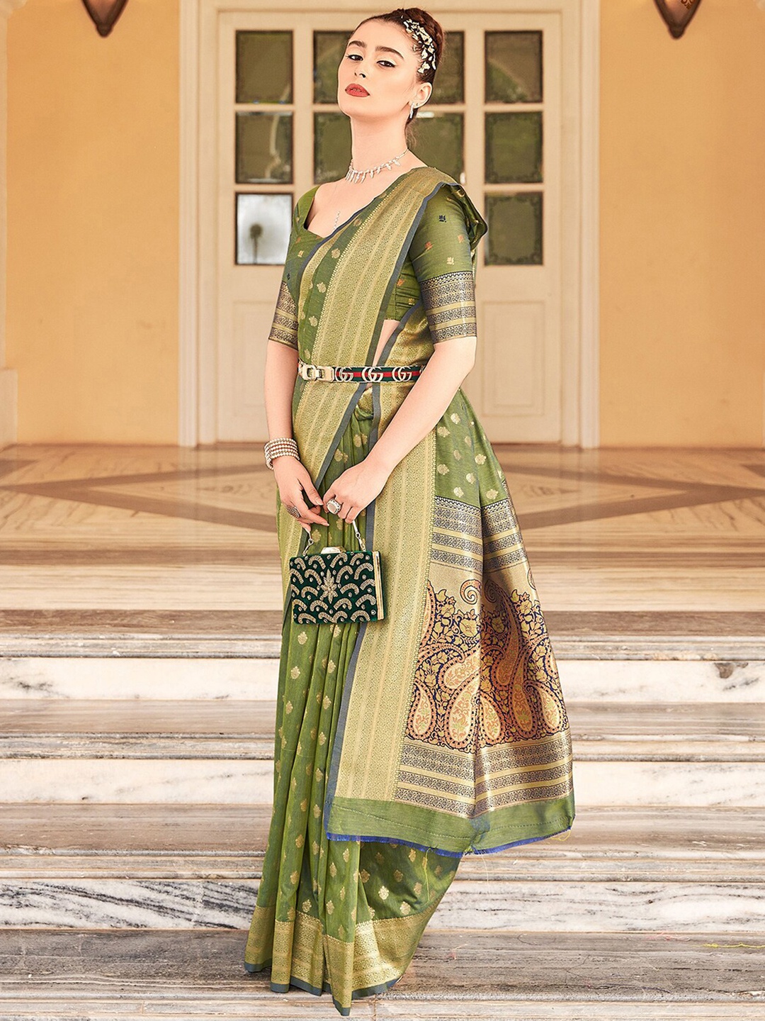

Satrani Green & Gold-Toned Ethnic Motif Woven Design Zari Silk Cotton Banarasi Saree
