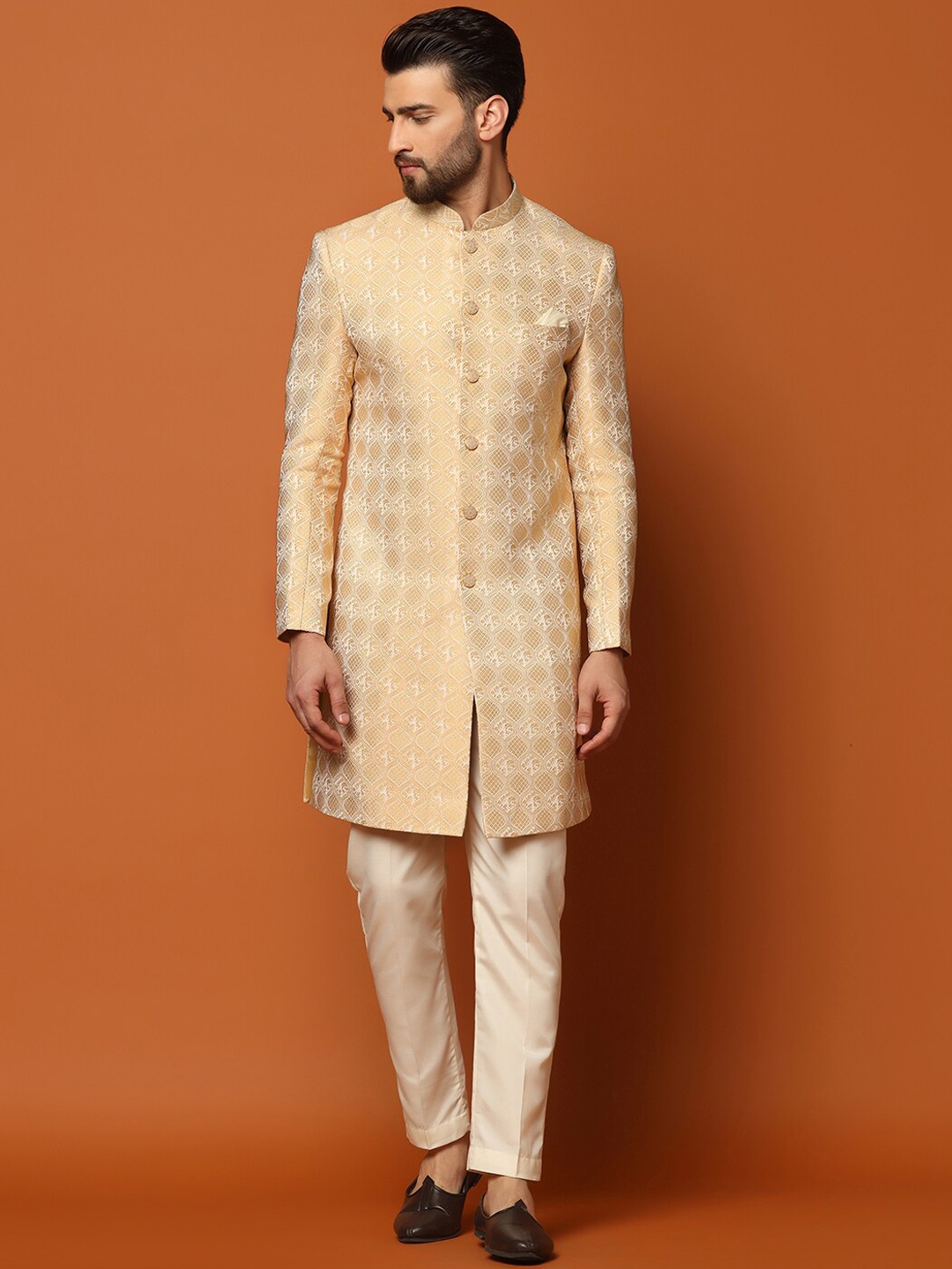 

KISAH Men Ethnic Motifs Woven Design Indowestern Sherwani Set, Cream