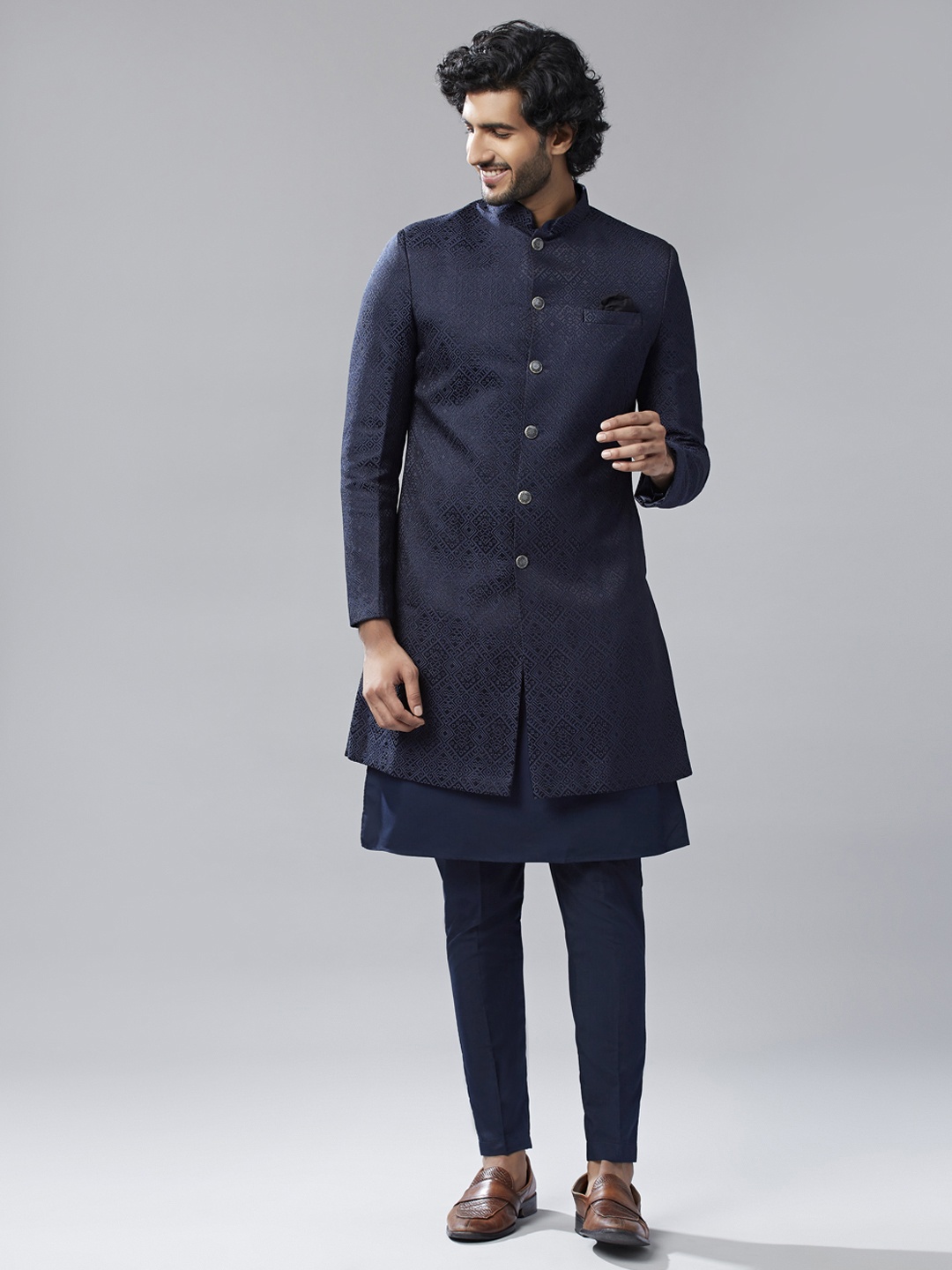 

KISAH Men Self-Design Cotton Indowestern Sherwani Set, Navy blue