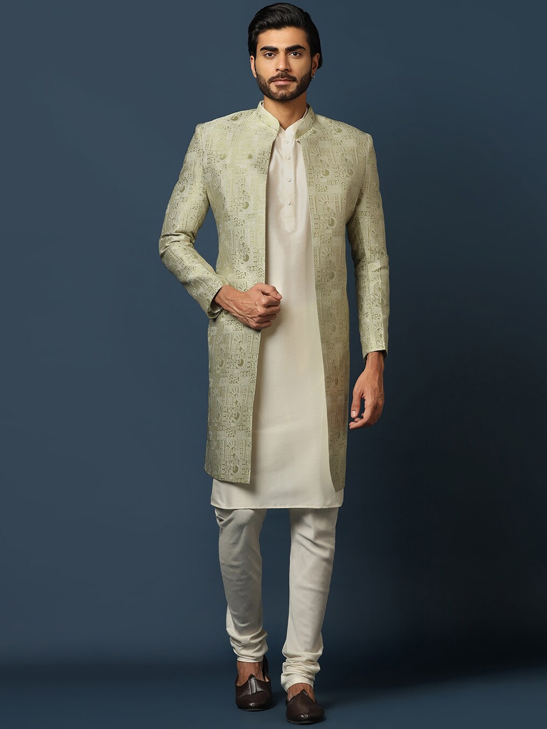 

KISAH Men Self-Design Cotton Indowestern Sherwani Set, Green