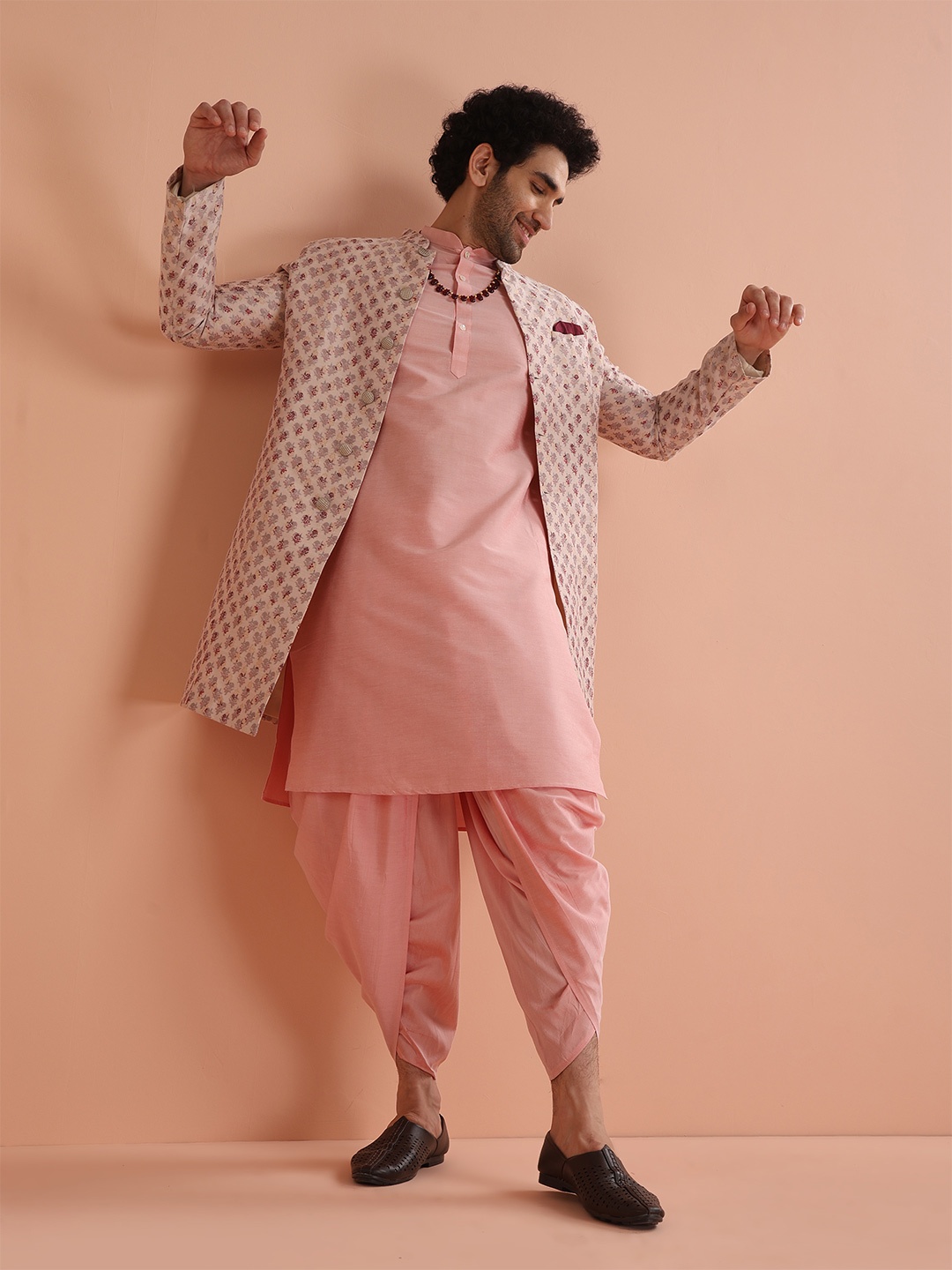 

KISAH Men Woven-Design Cotton Indowestern Sherwani Set, Pink