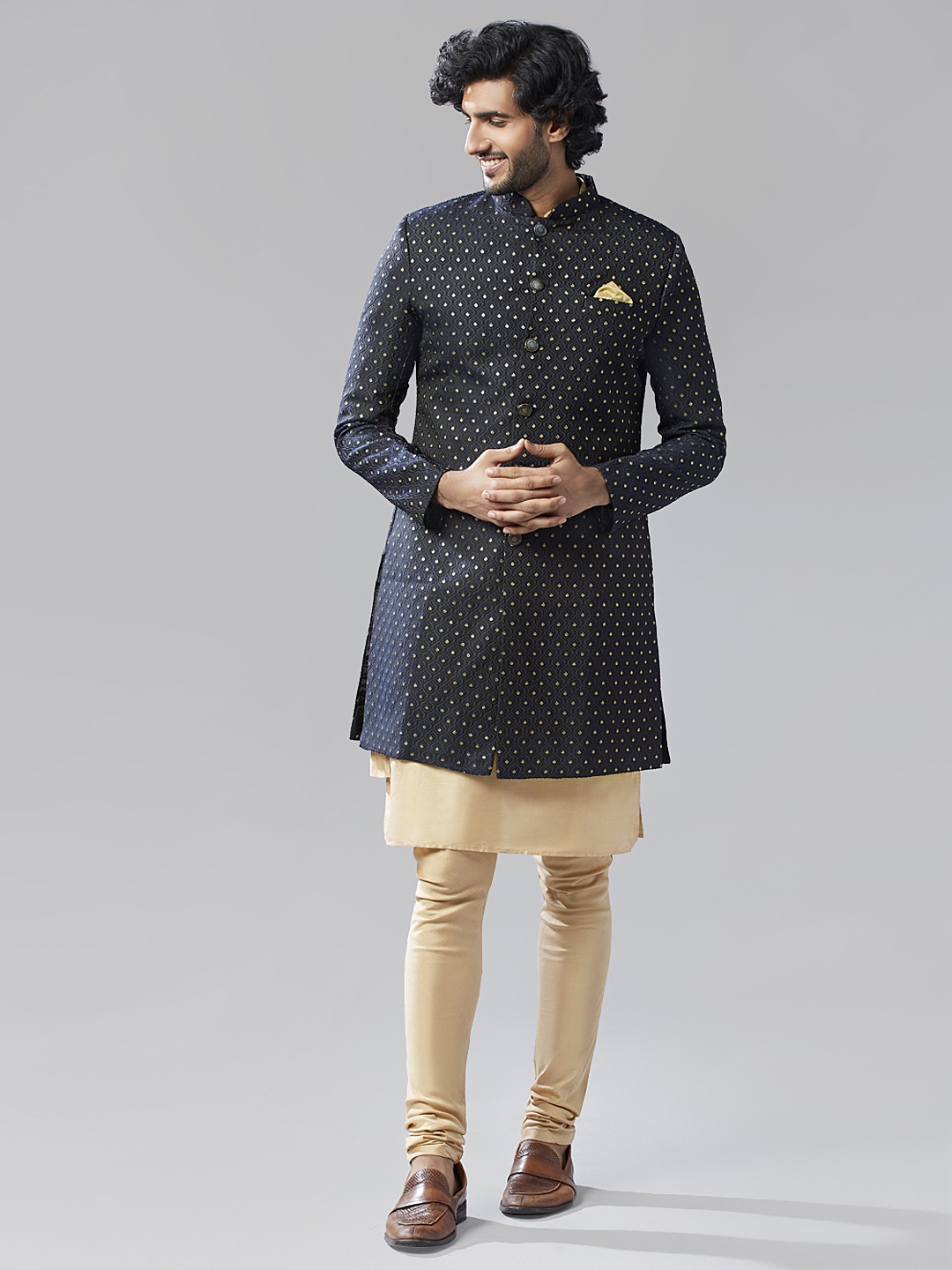 

KISAH Men Woven Design Cotton Indowestern Sherwani Set, Navy blue