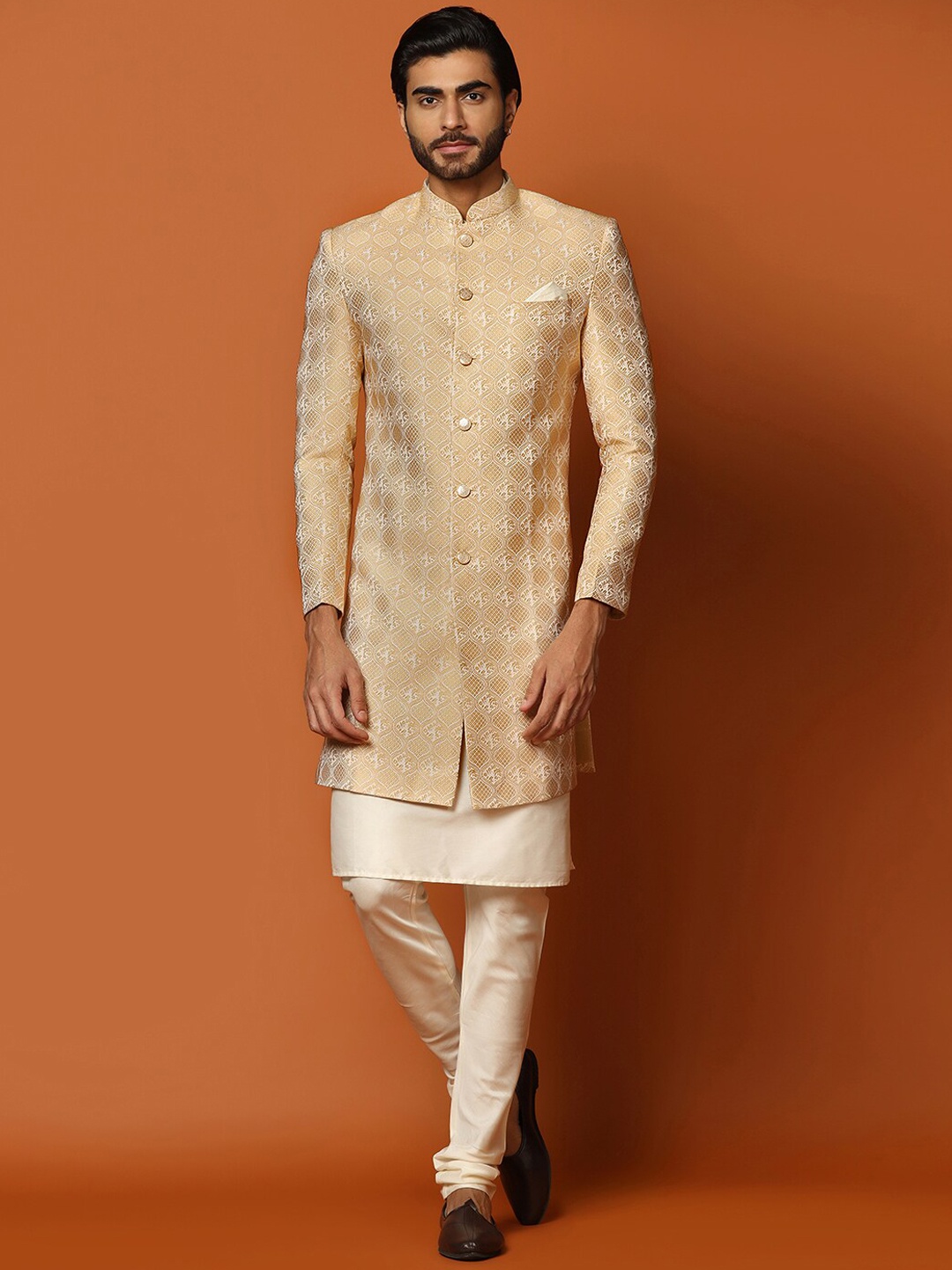 

KISAH Men Woven Design Cotton Indowestern Sherwani Set, Peach