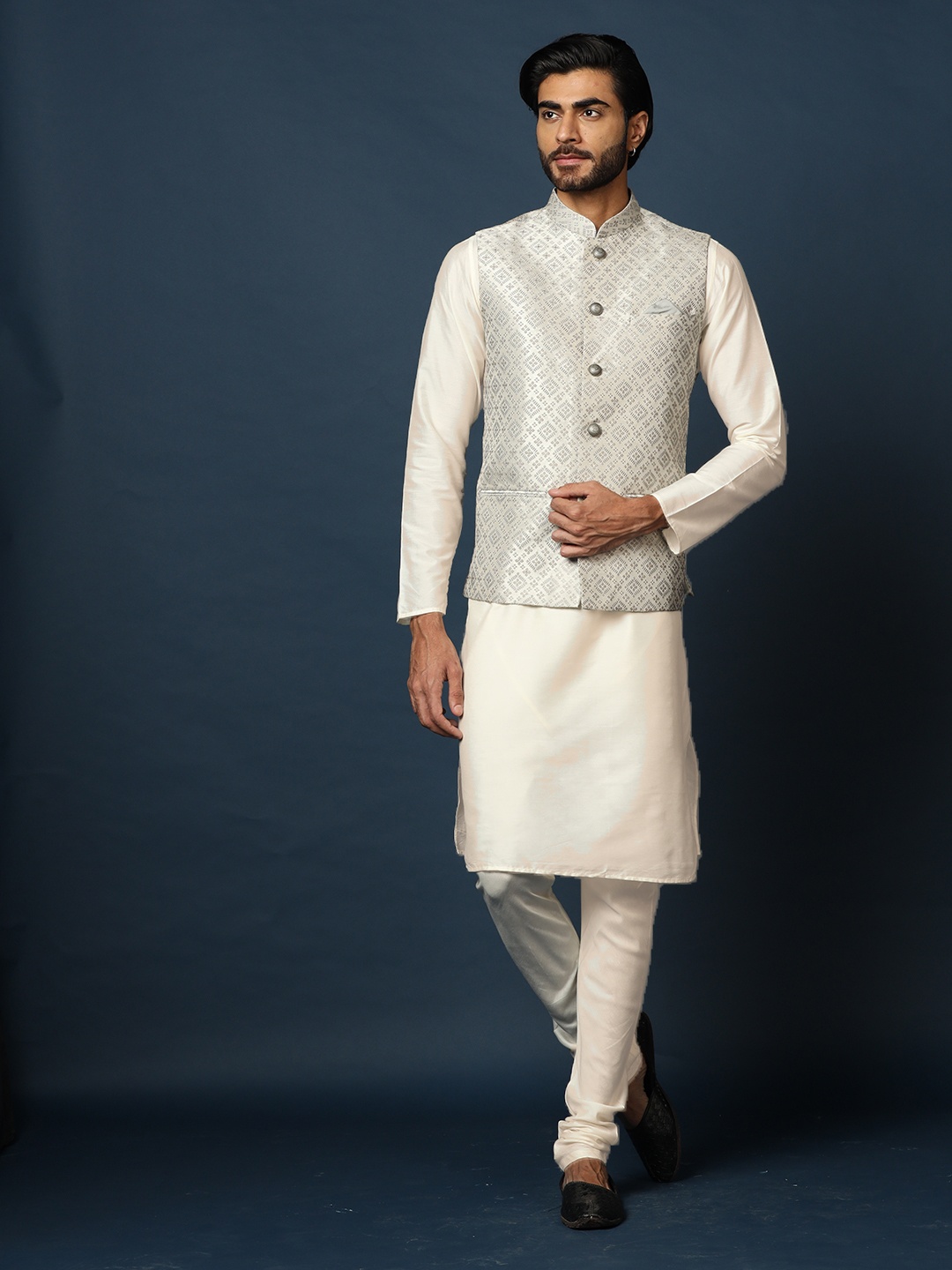 

KISAH Mandarin Collar Kurta with Churidar & Woven Design Nehru Jacket, Grey