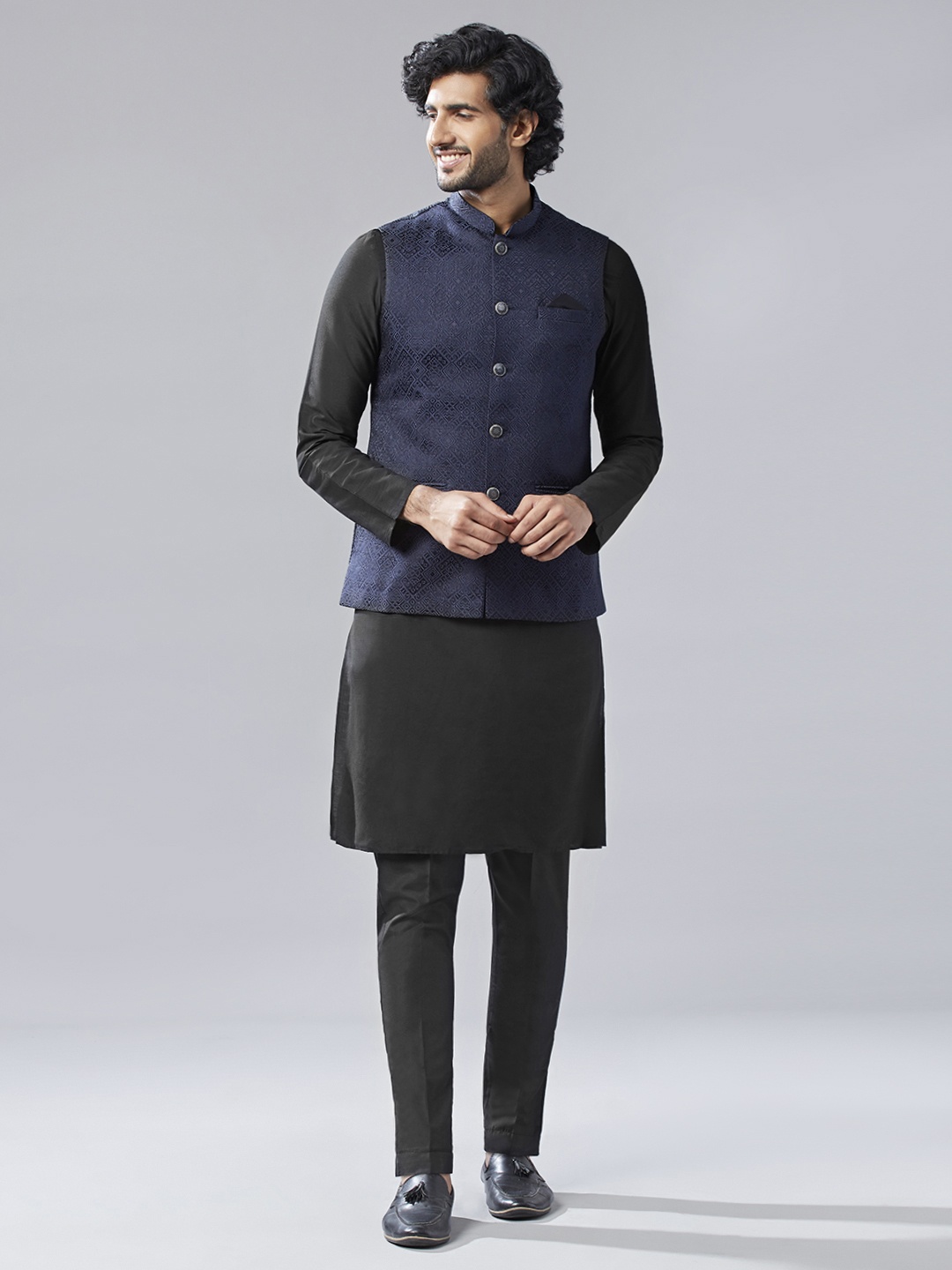 

KISAH Mandarin Collar Kurta with Trousers & Woven Design Nehru Jacket, Black