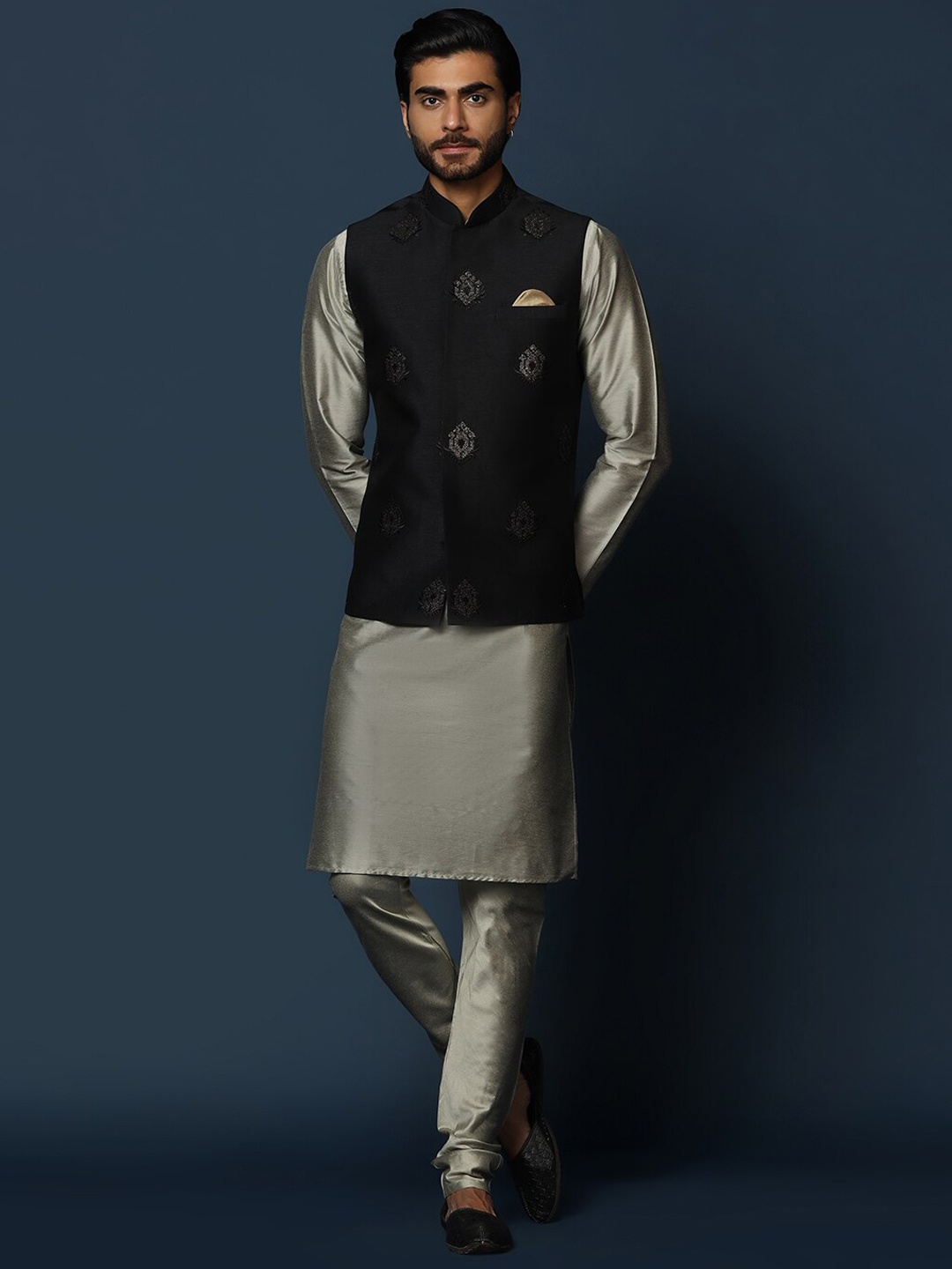 

KISAH Mandarin Collar Kurta with Churidar & Woven Design Nehru Jacket, Grey