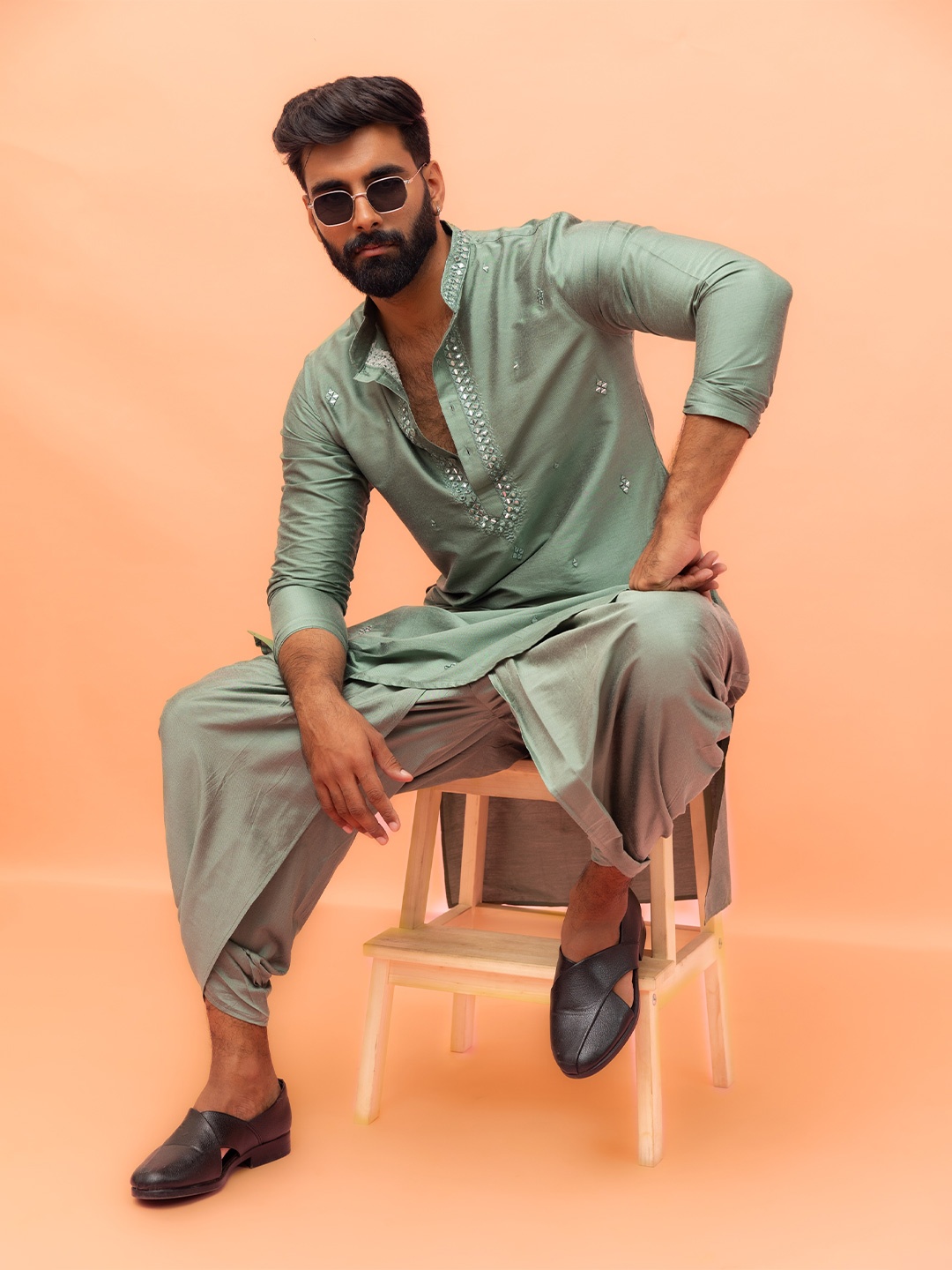 

KISAH Men Mirror Work Embroidered Regular Fit Abstract Print Kurta Dhoti Set, Green