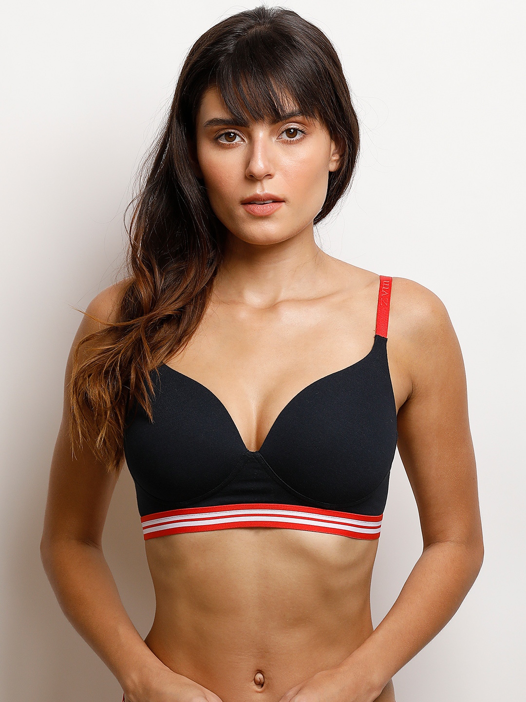 

Zivame Black Solid Non-Wired Lightly Padded T-shirt Bra