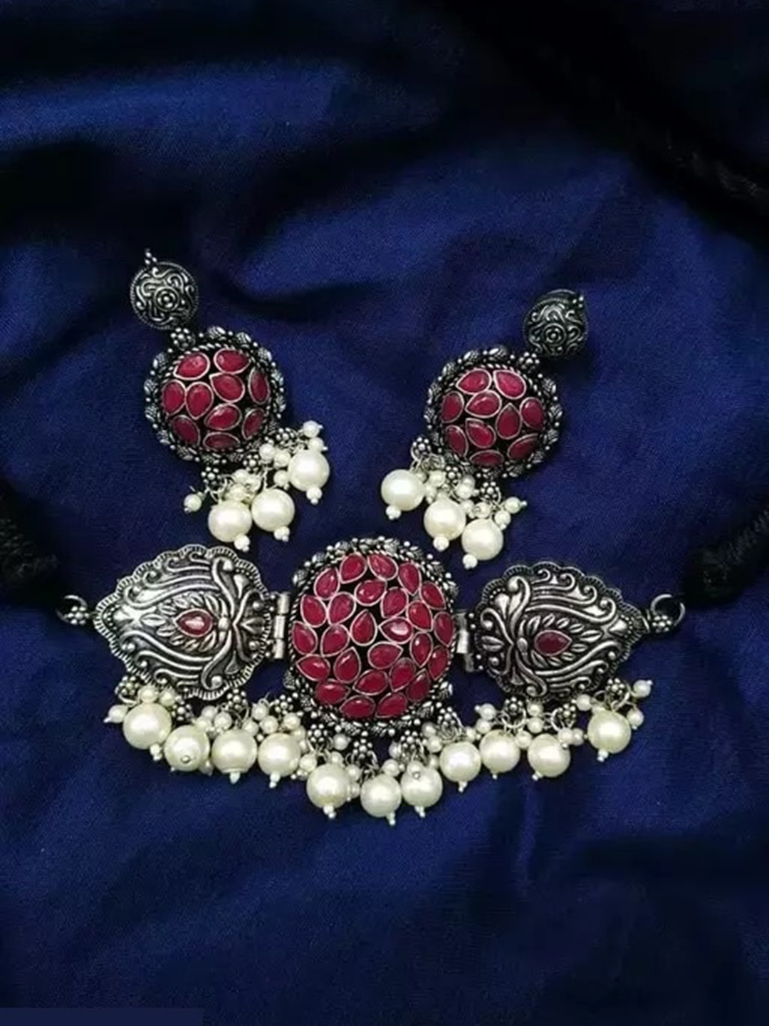 

Samridhi DC 2Pcs Silver-Plated Stone-Studded & Pearl Beaded Jewellery Set