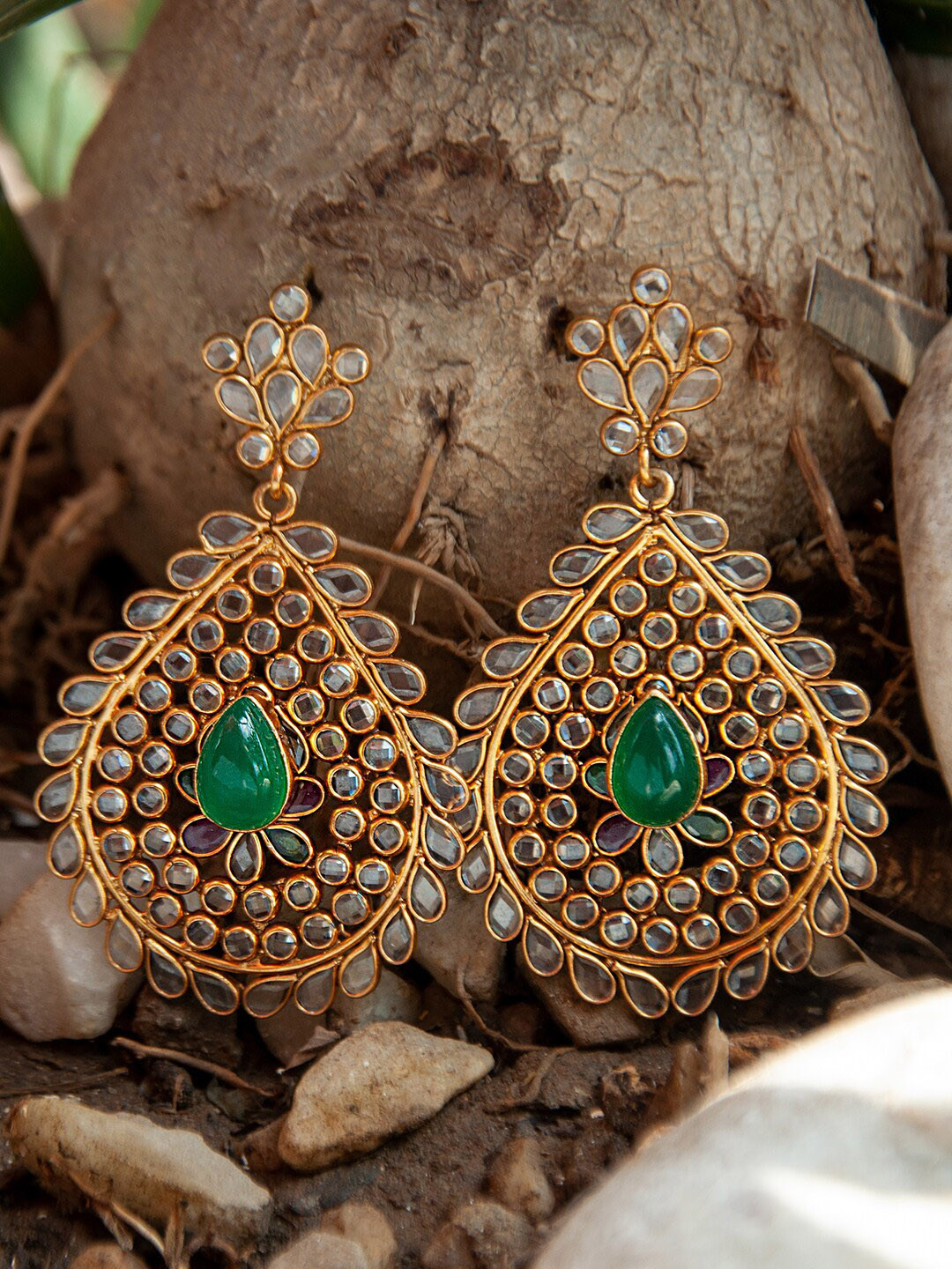 

Neeta Boochra Gold-Plated Teardrop Shaped Drop Earrings