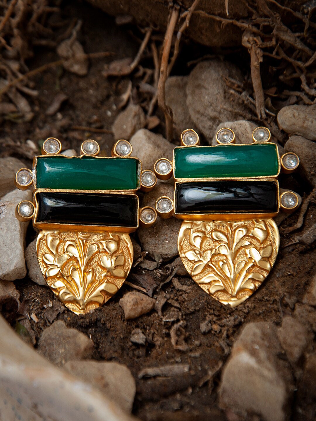 

Neeta Boochra Gold-Plated Contemporary Studs Earrings