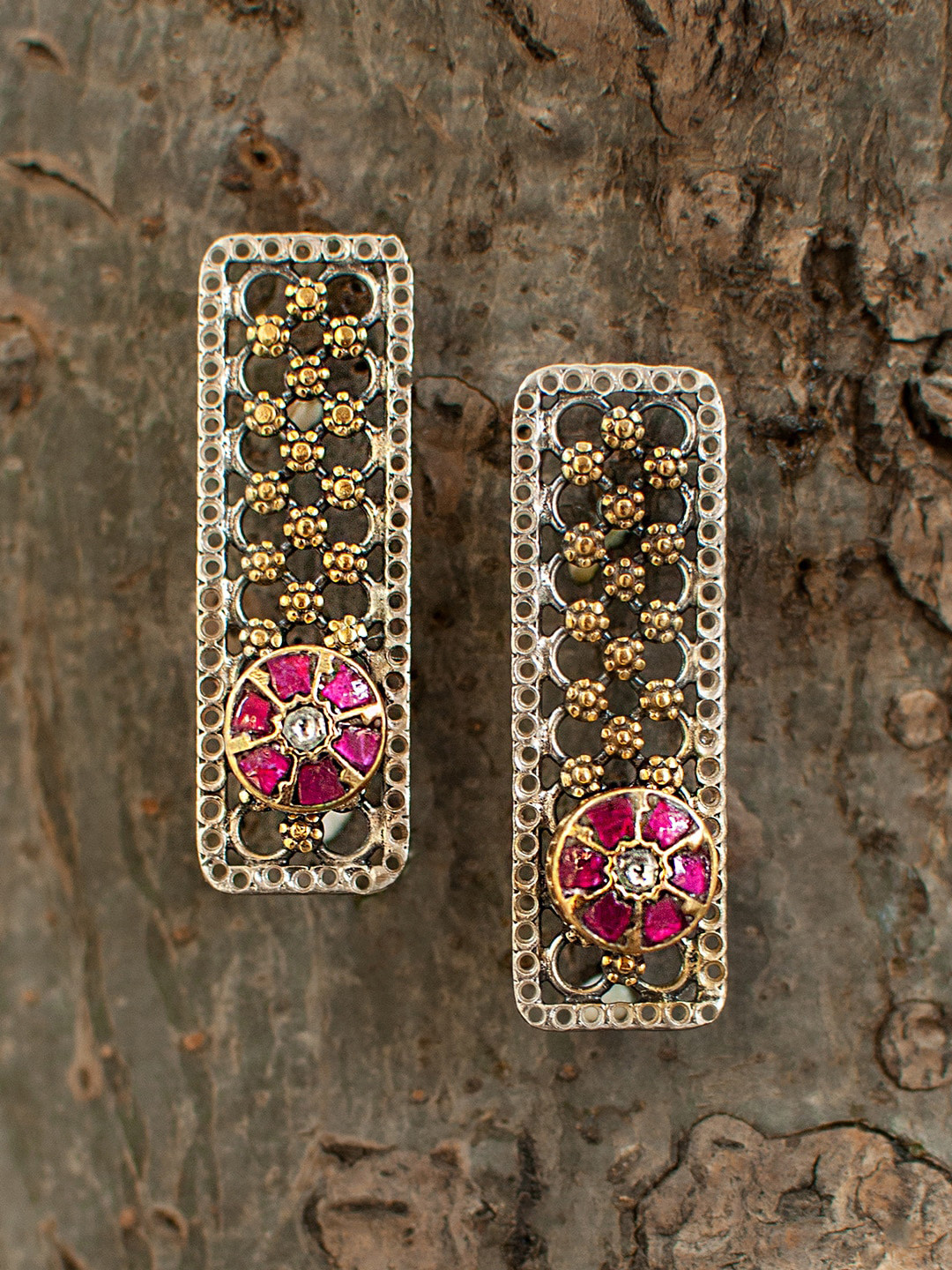 

Neeta Boochra Silver-Plated Contemporary Studs Earrings