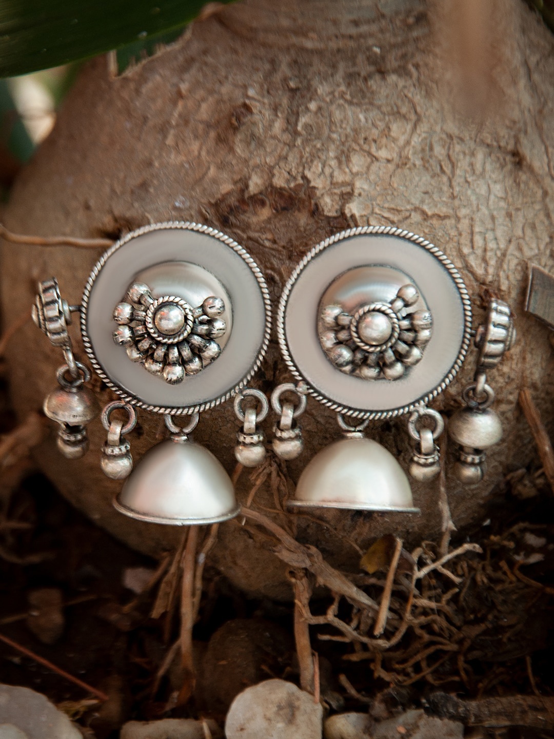 

Neeta Boochra Silver-Plated Dome Shaped Jhumka Earrings