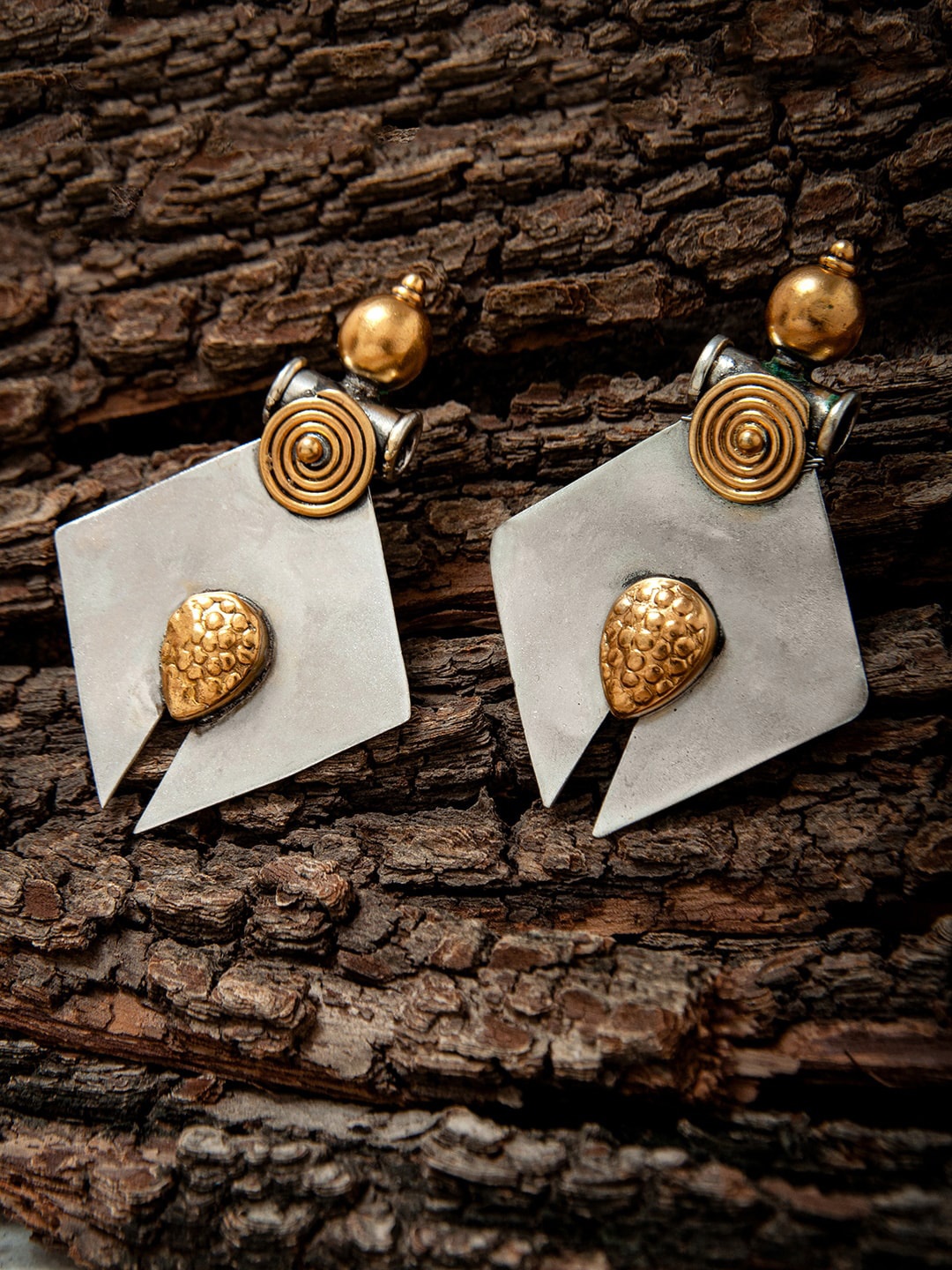 

Neeta Boochra Gold-Plated Geometric Drop Earrings