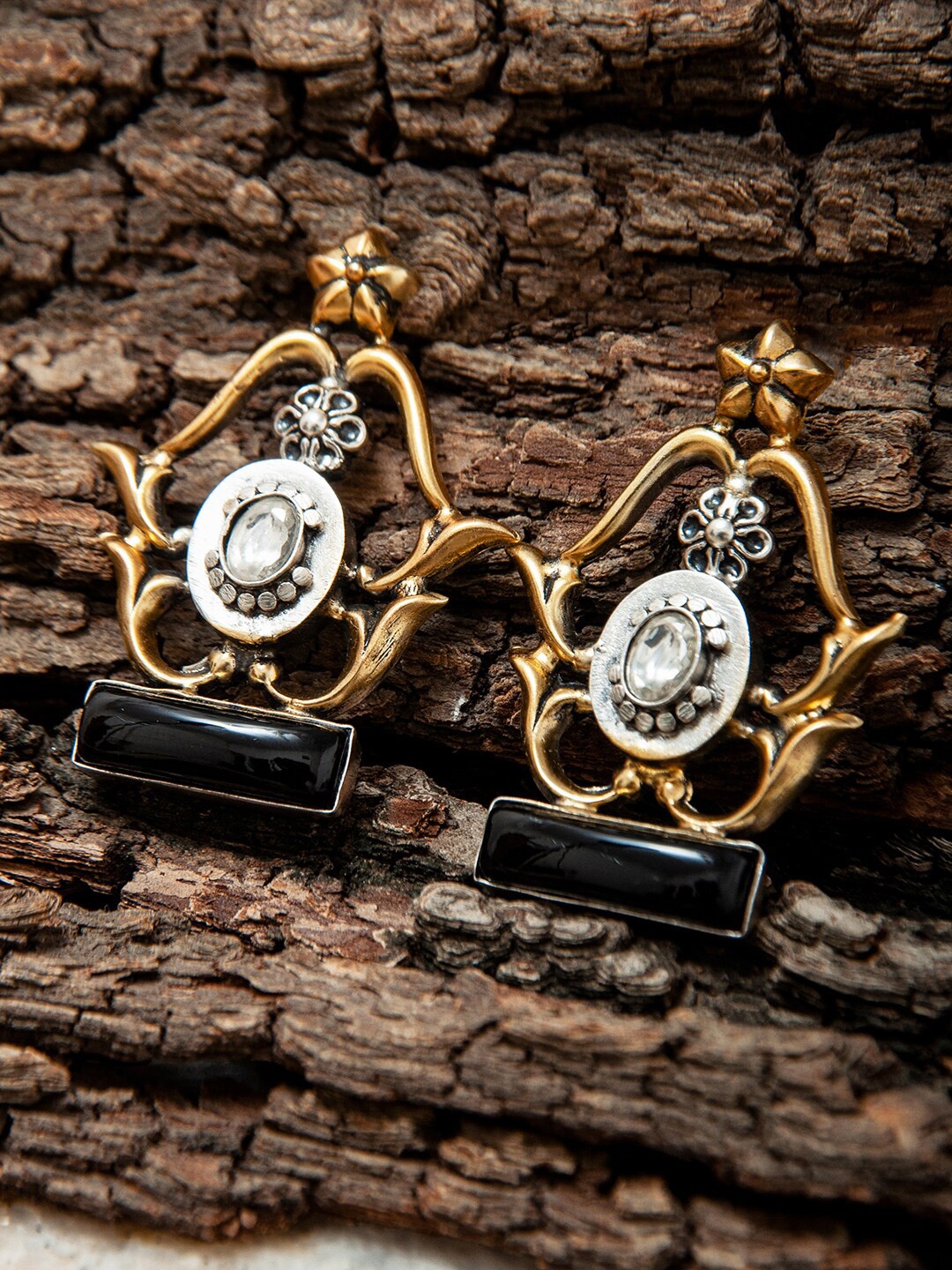 

Neeta Boochra Gold-Plated Contemporary Drop Earrings