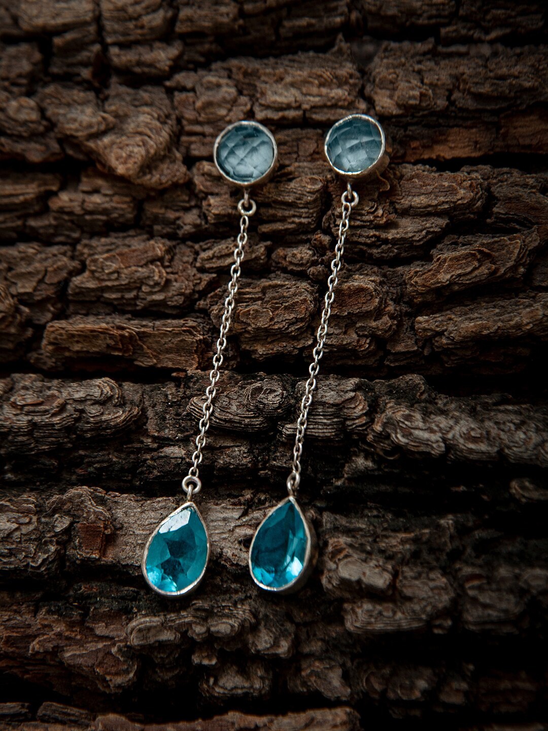 

Neeta Boochra Silver-Plated Teardrop Shaped Drop Earrings