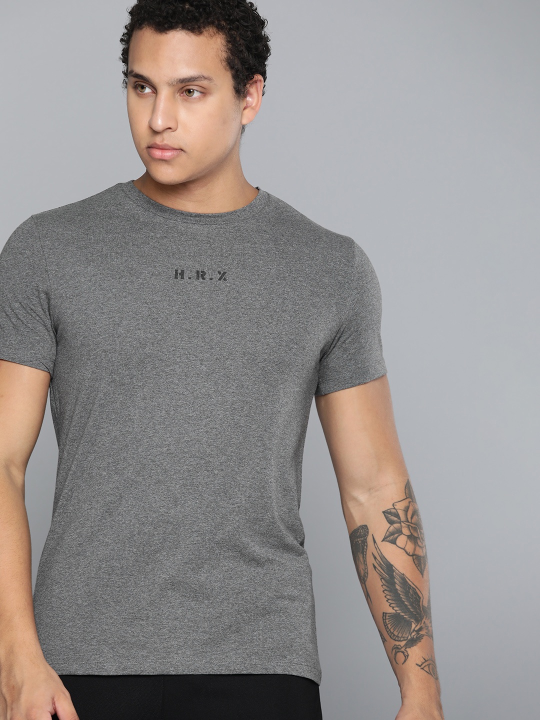 

HRX by Hrithik Roshan Men Brand Detail T-shirt, Charcoal