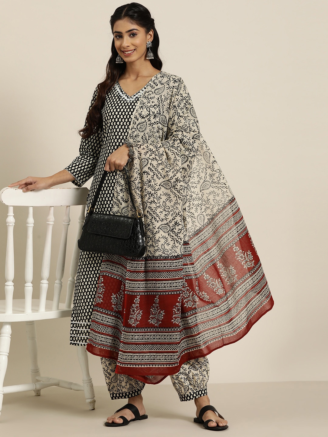 

HERE&NOW Ethnic Motifs Printed Pure Cotton Kurta with Salwar & Dupatta, Black