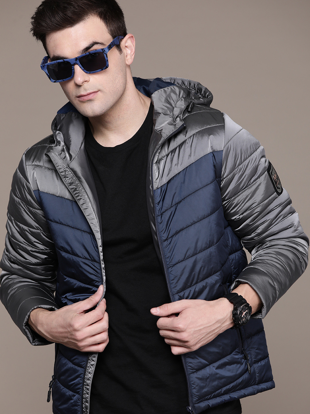 

The Roadster Lifestyle Co. Men Solid Puffer Jacket, Navy blue