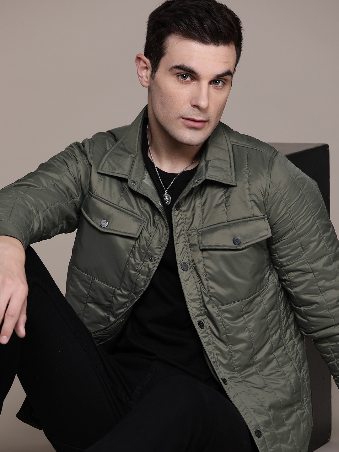 

The Roadster Lifestyle Co. Men Solid Padded Jacket, Olive