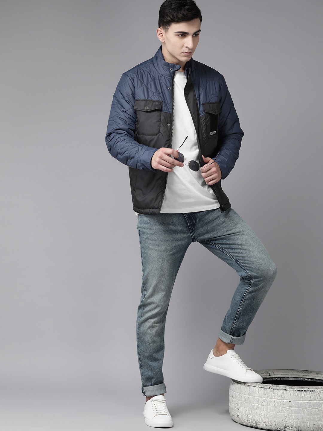 

The Roadster Lifestyle Co. Colourblocked Padded Jacket, Navy blue