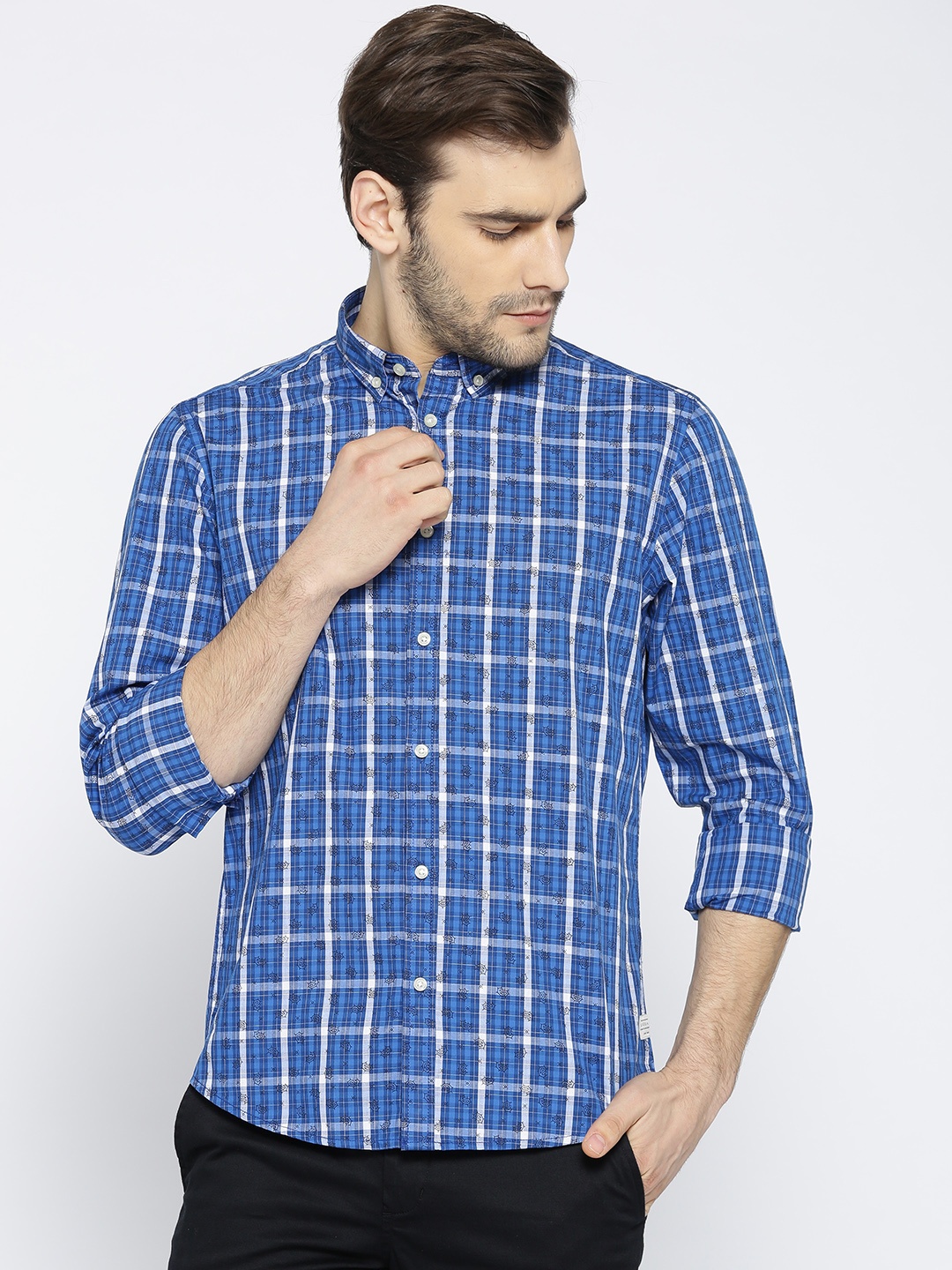 

Blackberrys Men Blue & White Slim Fit Checked Casual Shirt