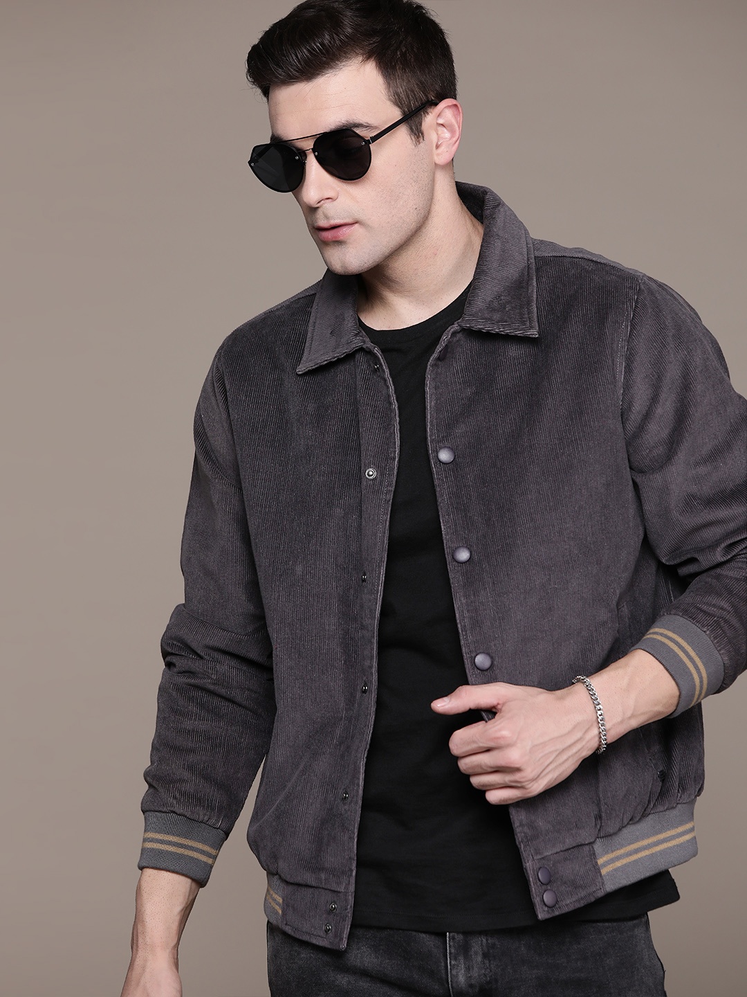 

The Roadster Lifestyle Co. Solid Pure Cotton Corduroy Tailored Jacket, Charcoal