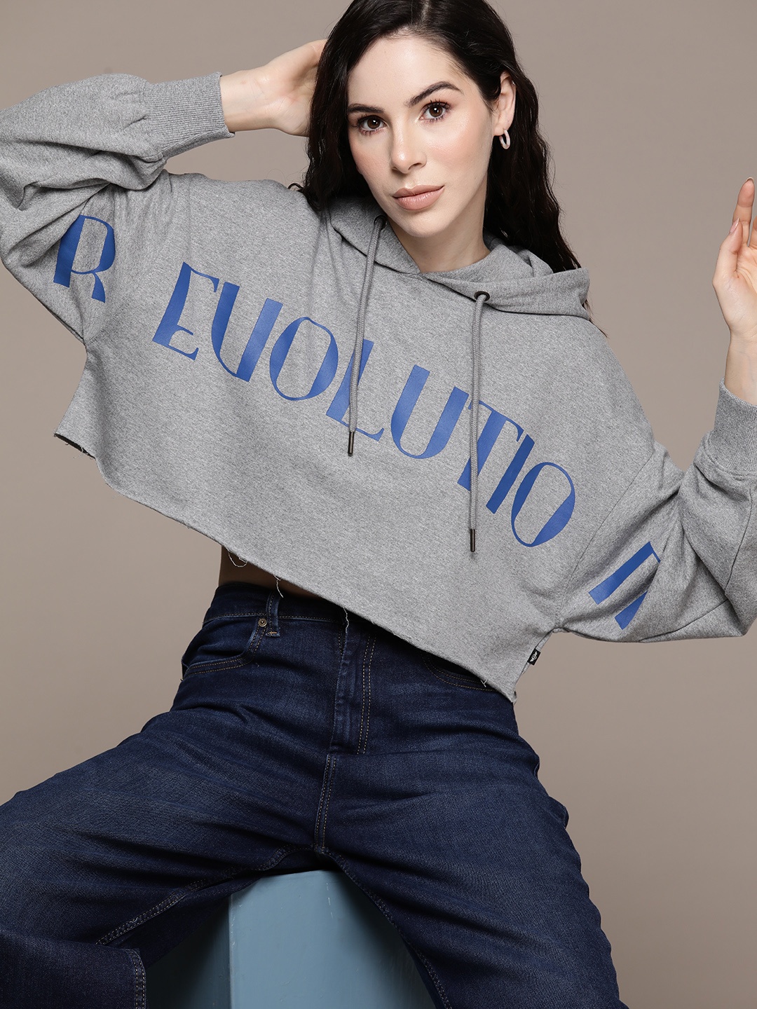 

The Roadster Lifestyle Co. Women Printed Hooded Cropped Sweatshirt, Grey melange
