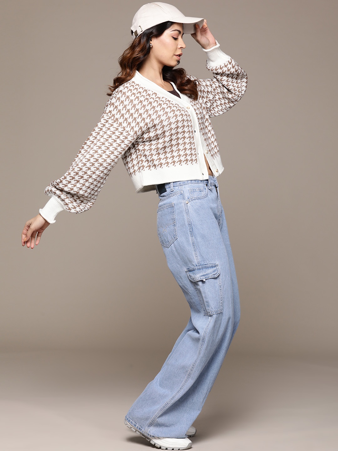 

The Roadster Lifestyle Co. Houndstooth Acrylic Cardigan, White