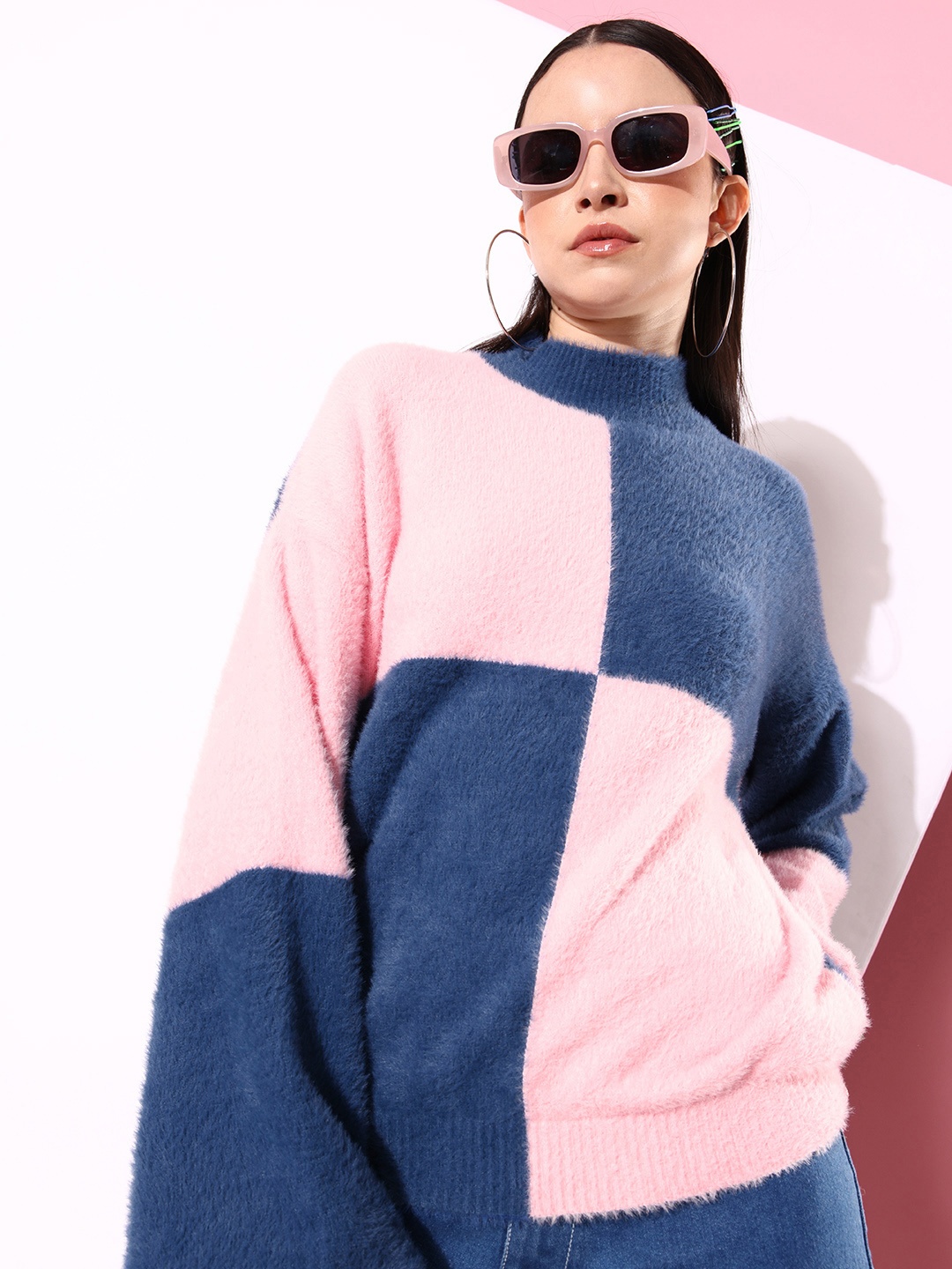 

The Roadster Life Co.Colourblocked Pullover Sweater with Fuzzy Detail, Pink