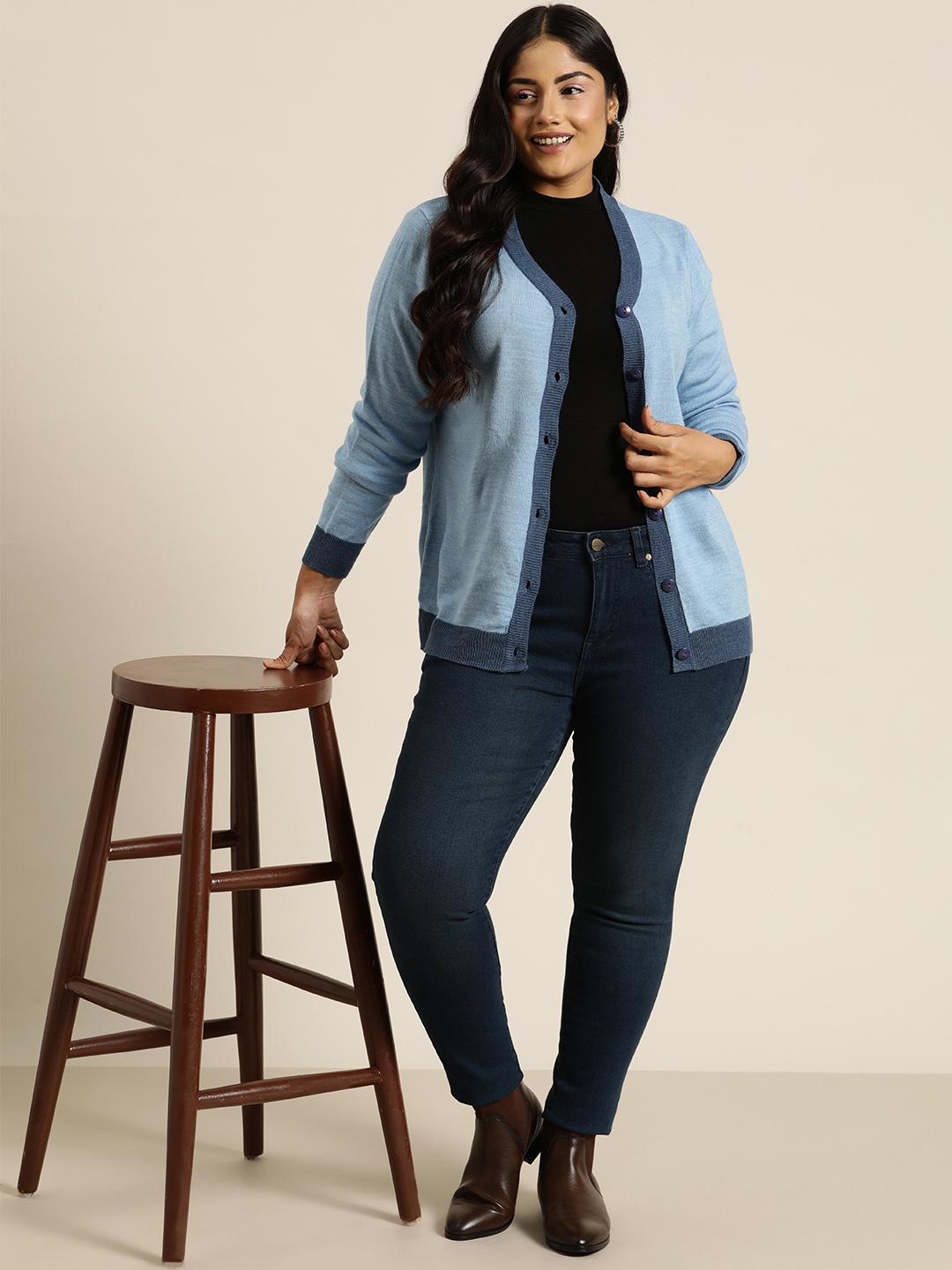 

Sztori Plus Size Contrast Border V-Neck Cardigan, Blue