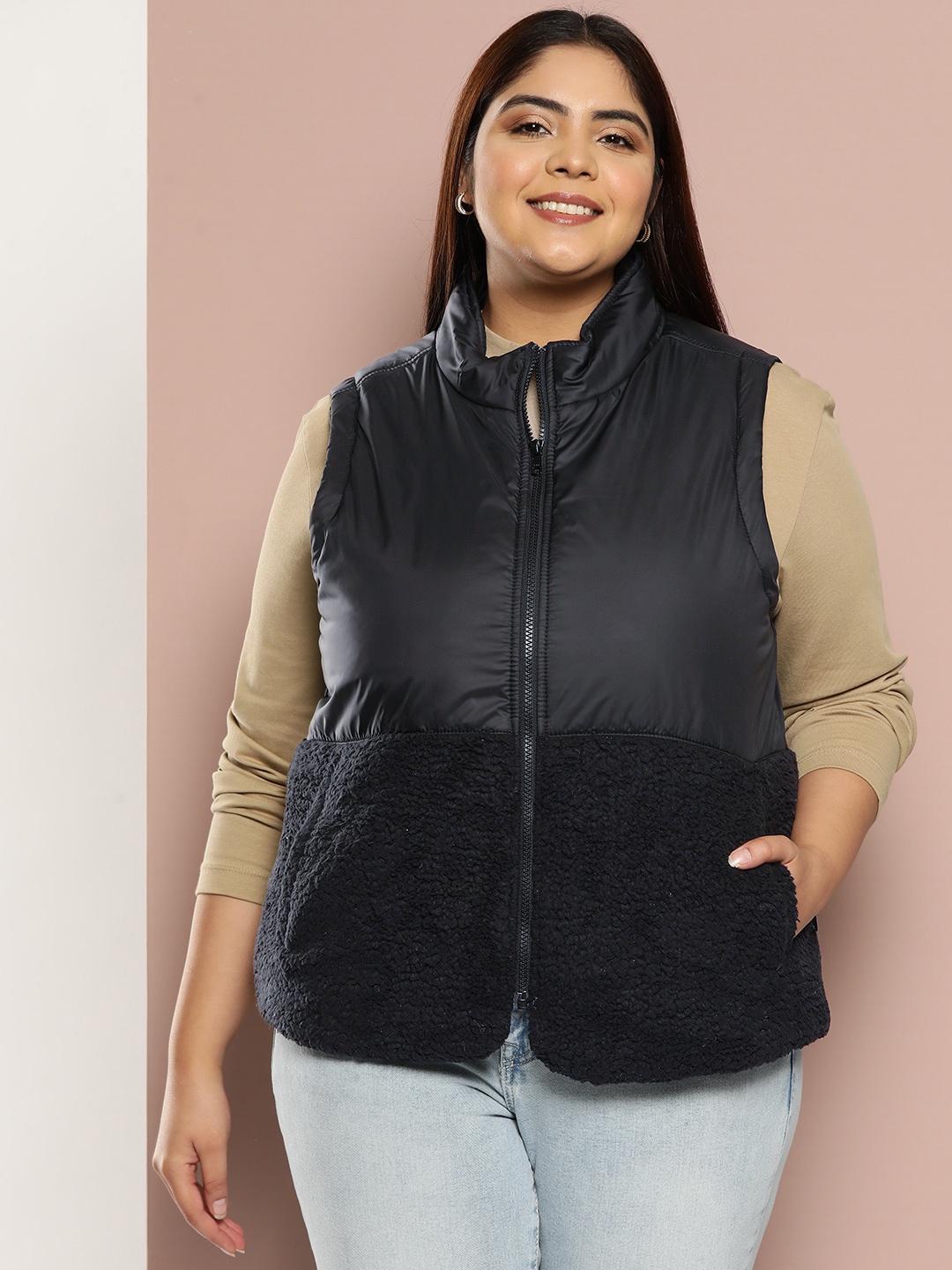 

Sztori Plus Size Sleeveless Padded Jacket, Black