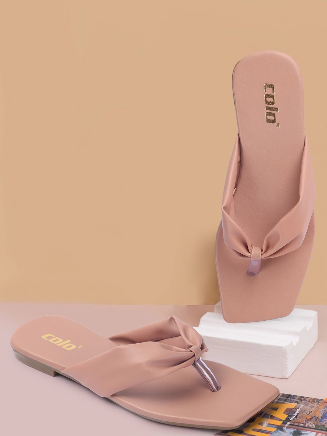 

Colo Open Toe T-Strap flats, Peach