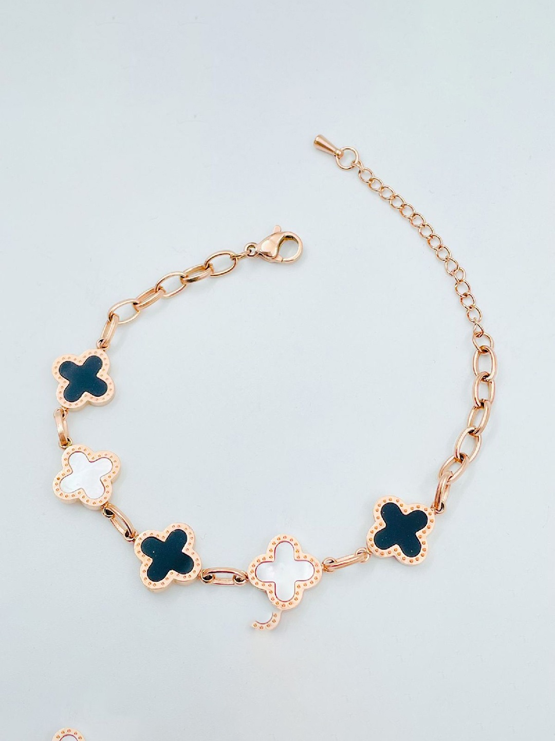 

ZIVOM Rose Gold-Plated Mother of Pearl Link Bracelet