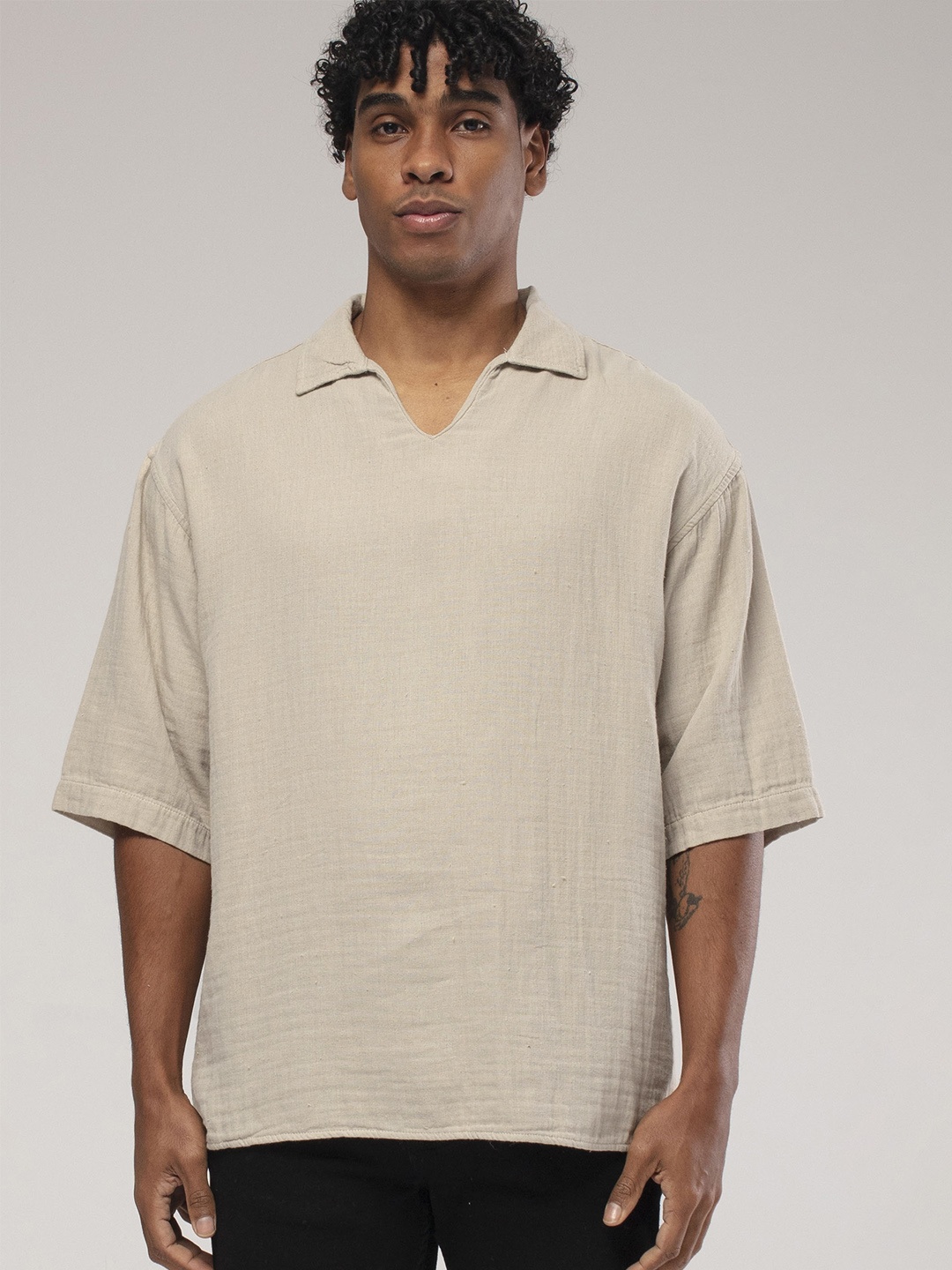 

catch Men Polo Collar Drop-Shoulder Sleeves T-shirt, Beige