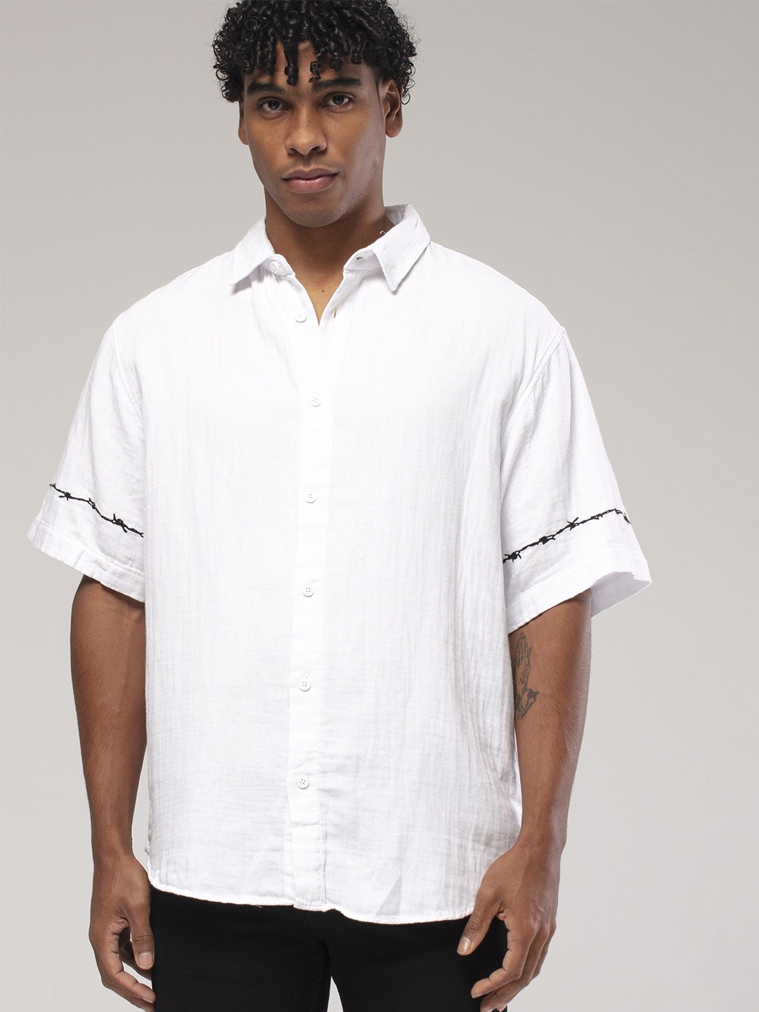 

catch Men White Opaque Casual Shirt