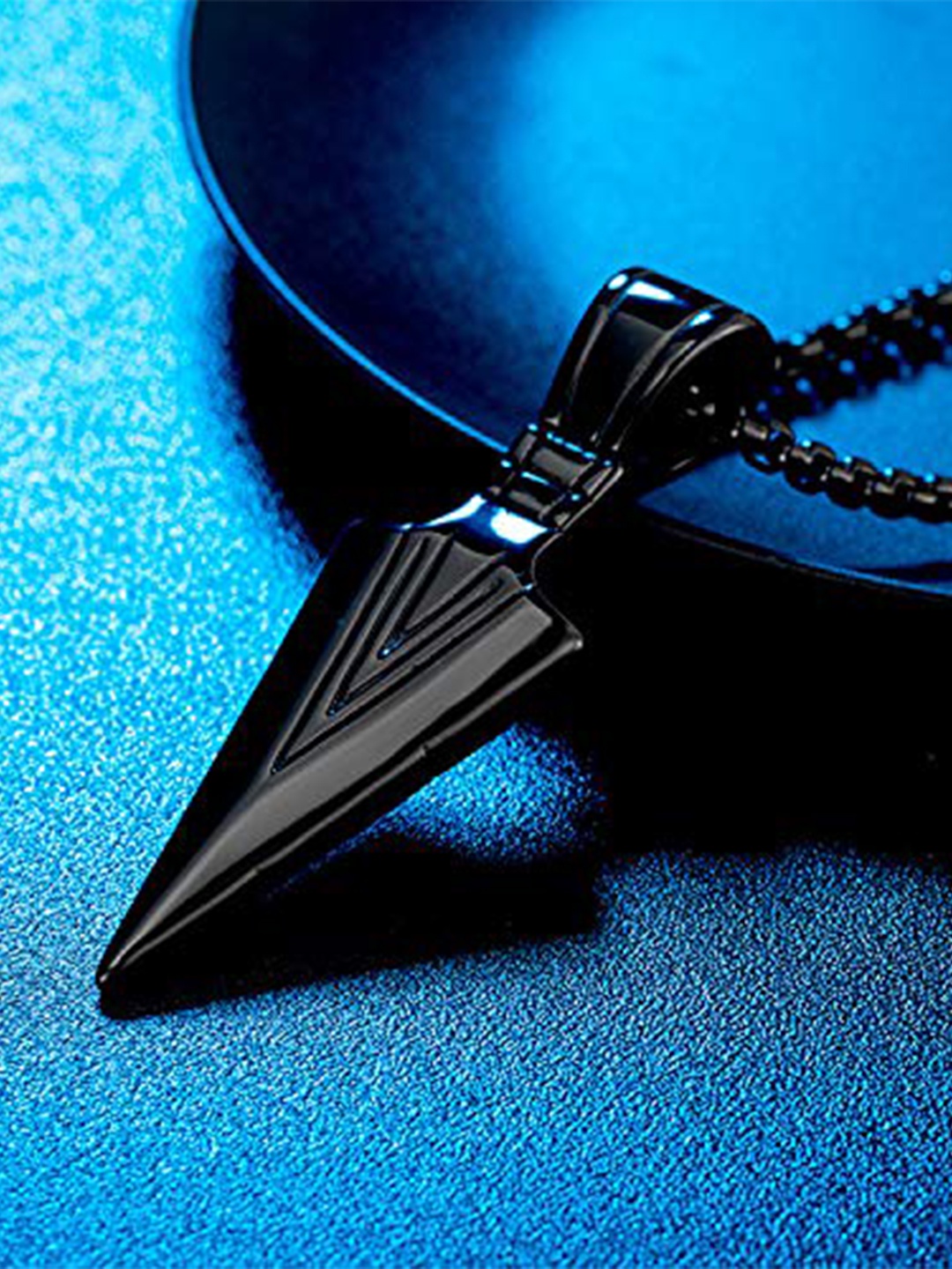 

VIEN Gothic Punk Arrowhead Pendant Necklace, Black