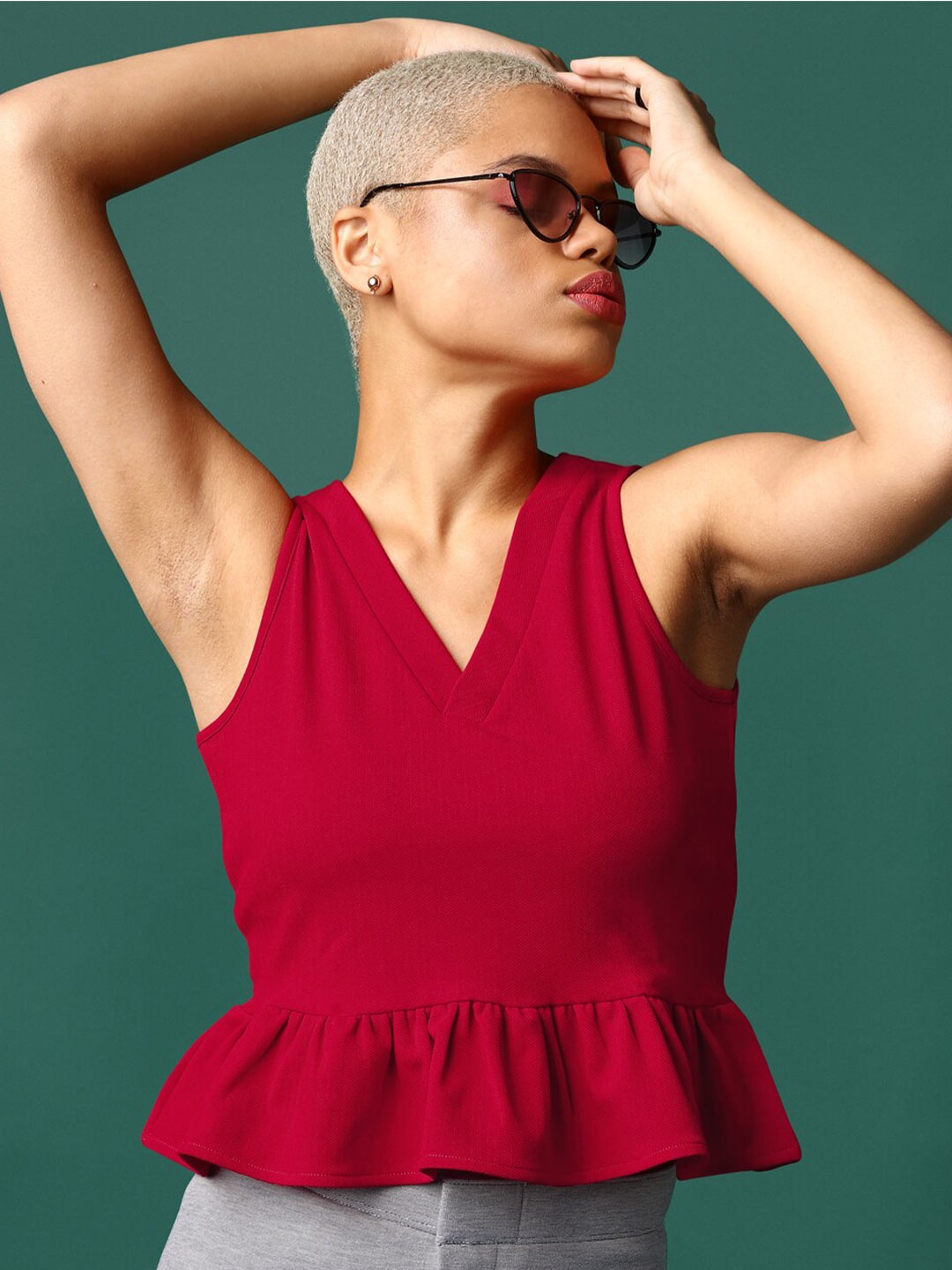 

PURVAJA V-Neck Sleeveless Ruffled Crop Peplum Top, Red