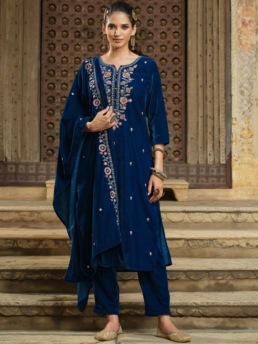 

SCAKHI Floral Embroidered Sequined Velvet Kurta with Trousers & Dupatta, Navy blue