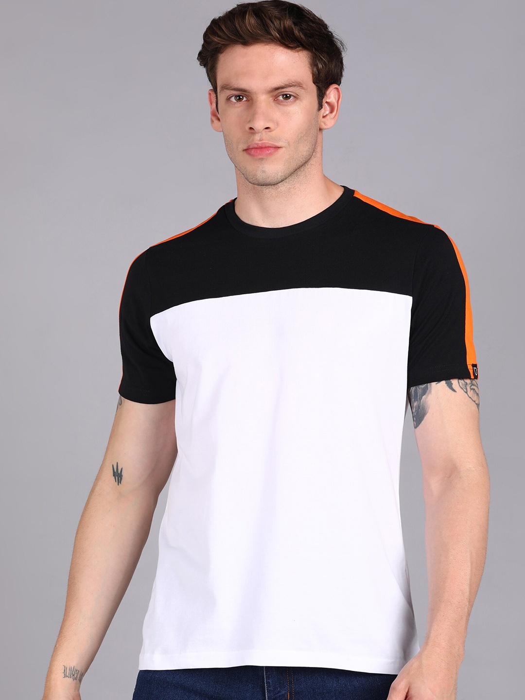 

Urbano Fashion Colourblocked Pure Cotton Slim Fit T-shirt, Black