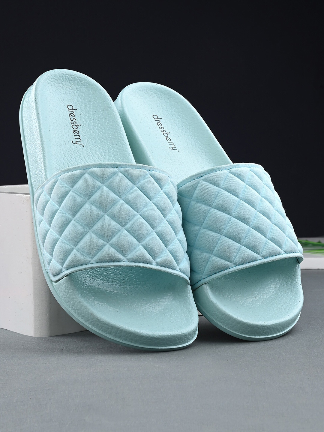 

DressBerry Women Blue Textured Sliders