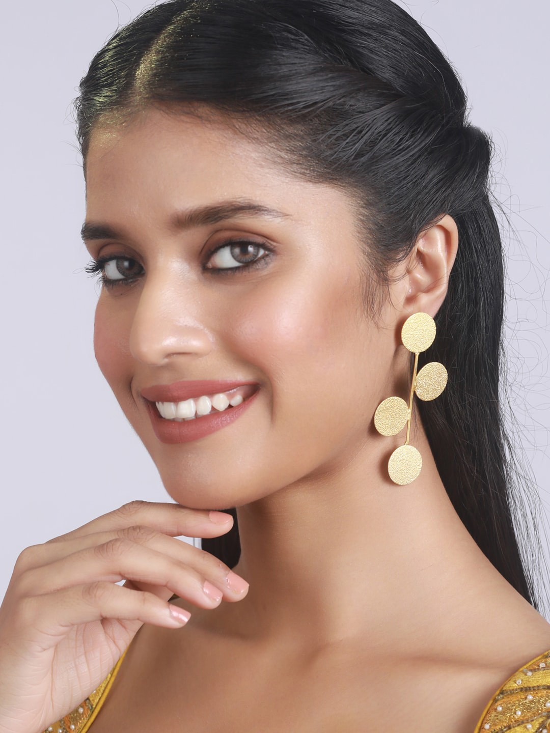 

DressBerry Gold-Plated Contemporary Drop Earrings