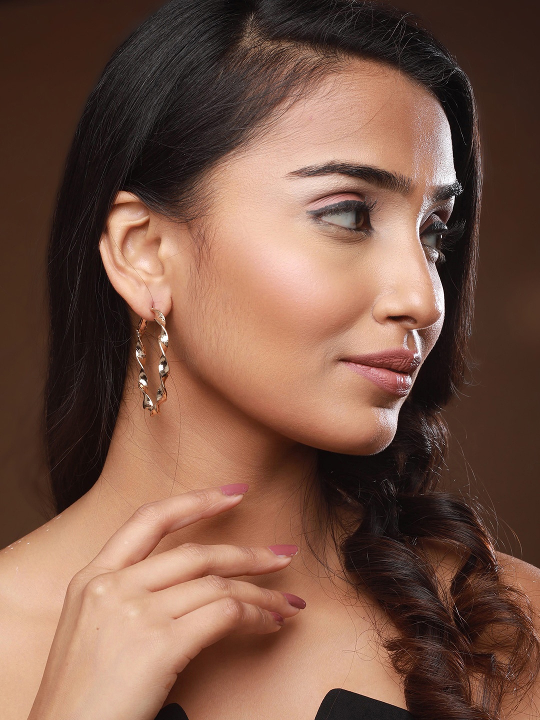 

DressBerry Gold-Plated Circular Hoop Earrings