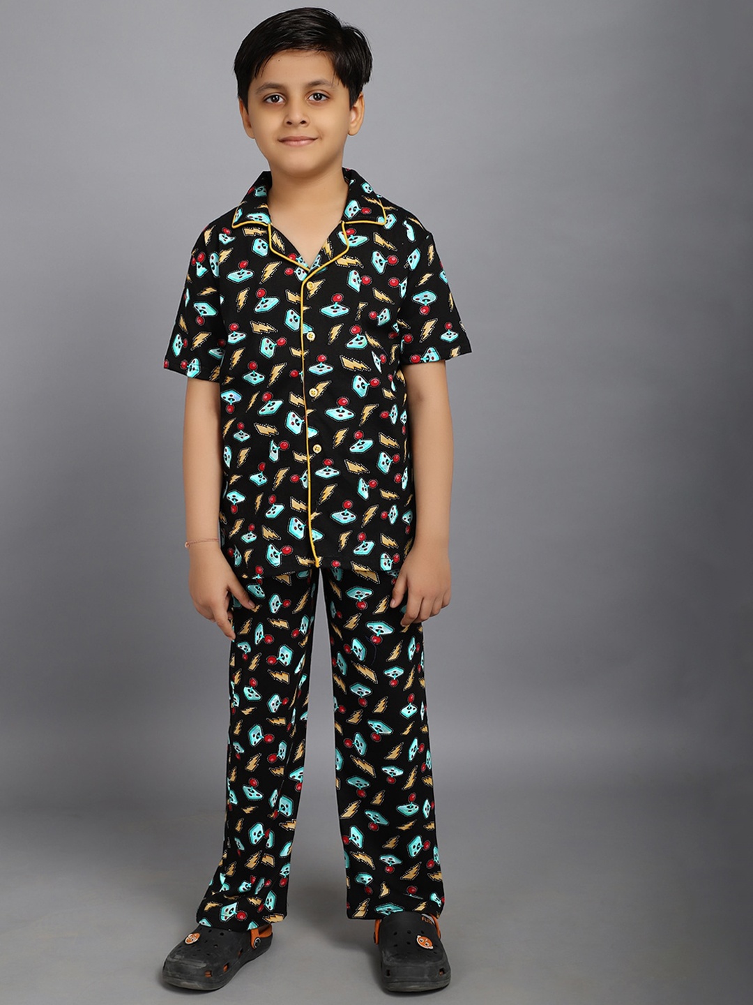 

Ninos Dreams Boys Conversational Printed Pure Cotton Night Suit, Black