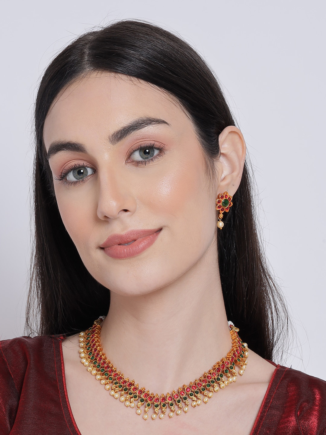 

Anouk Gold-Toned & Green Gold-Plated Stone-Studded & Beaded Jewellery Set