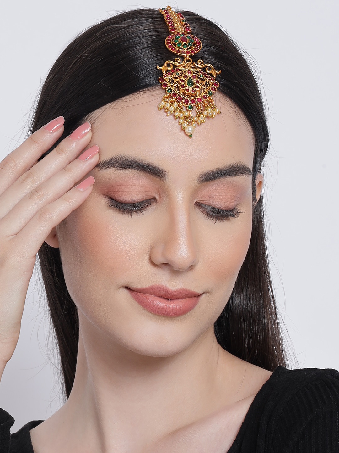 

Anouk Red & Green Gold-Plated Stone-Studded & Beaded Maang Tikka