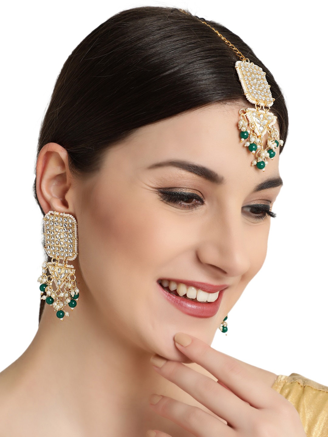 

Anouk Gold-Plated White Kundan studded & Green Pearls Maang Tikka & Earring Set