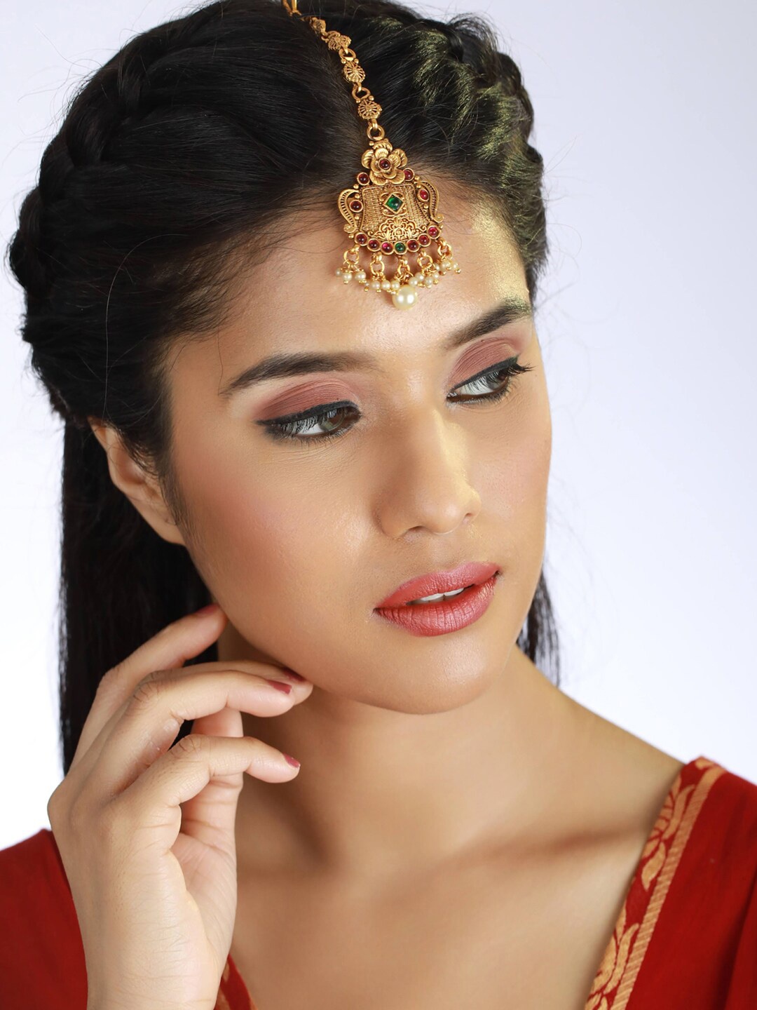 

Anouk Green & Red Gold-Plated Stone-Studded & Beaded Floral Temple Maang Tikka