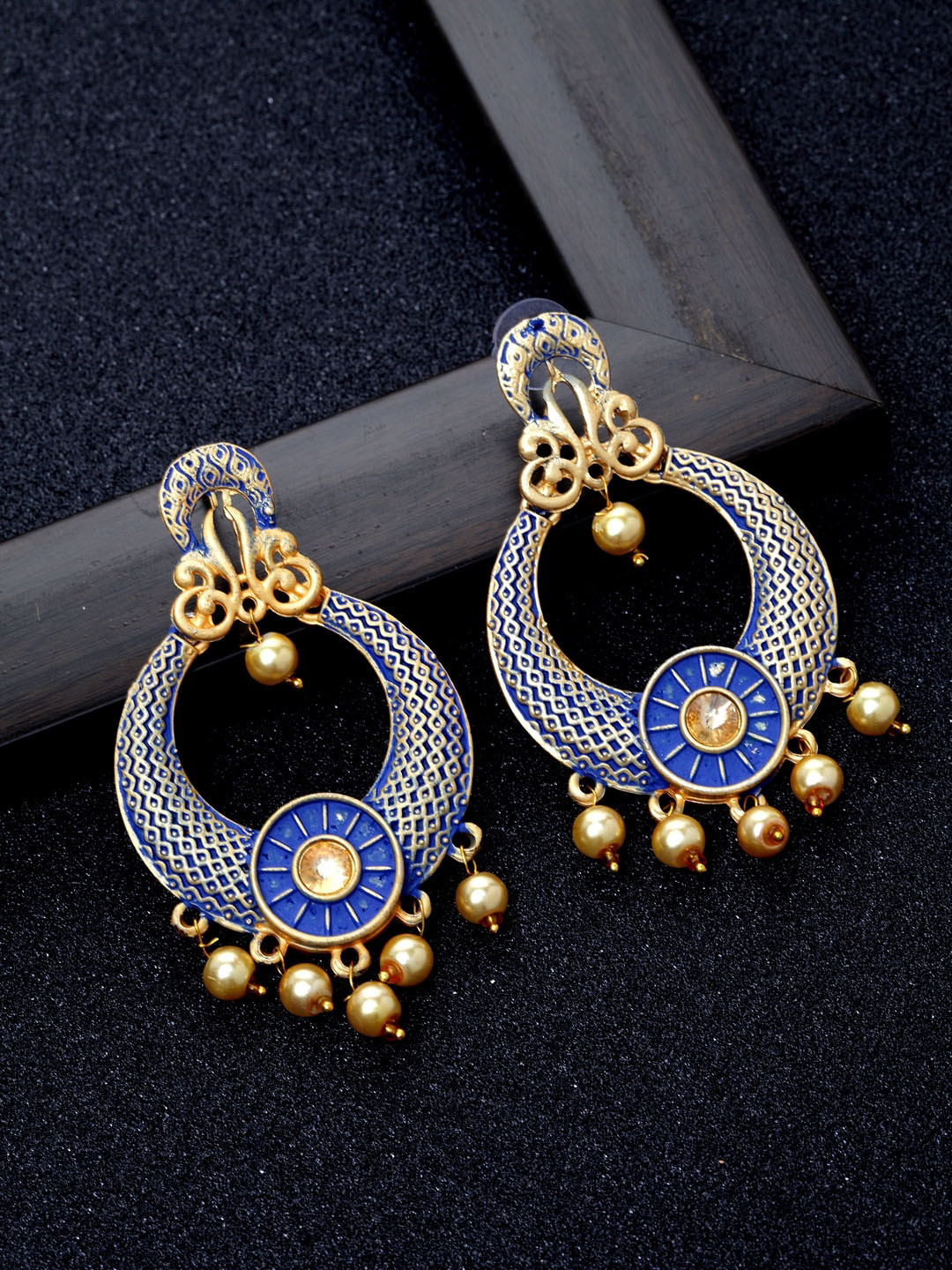

Ibtida Gold-Plated Circular Chandbalis Earrings