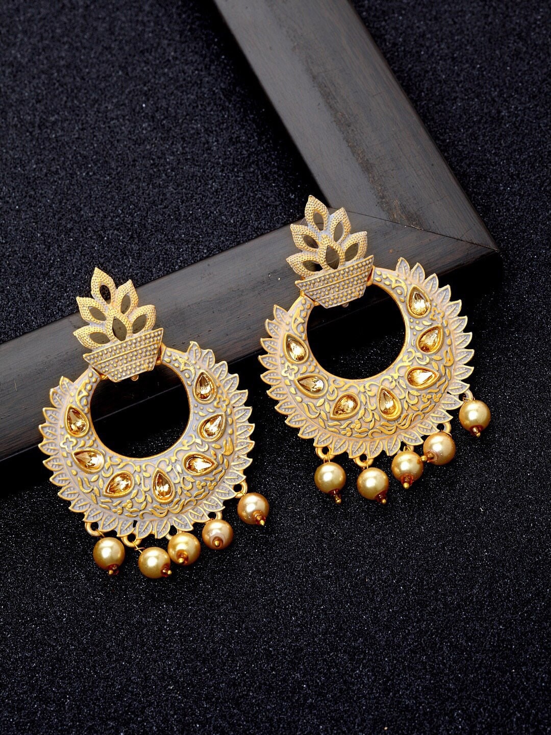 

Ibtida Gold-Plated Circular Stone Studded Chandbalis
